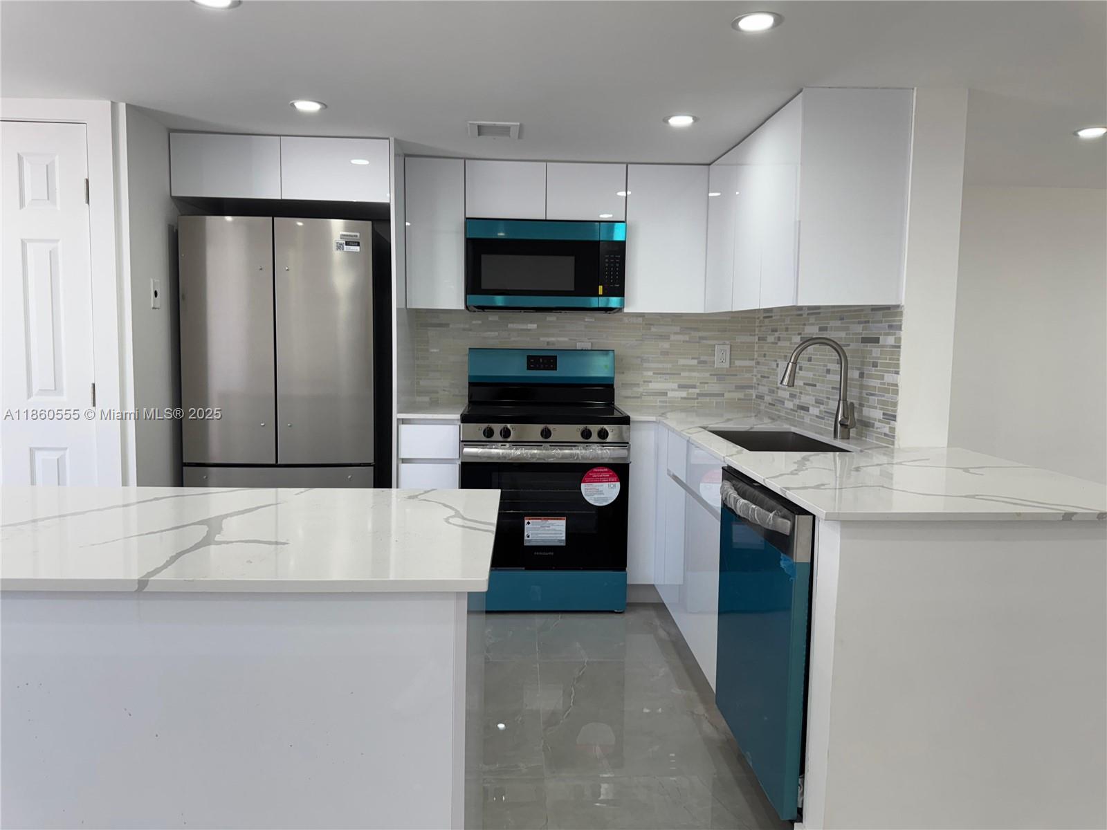 2318 NE 7th St #34 Hallandale Beach, FL 33009