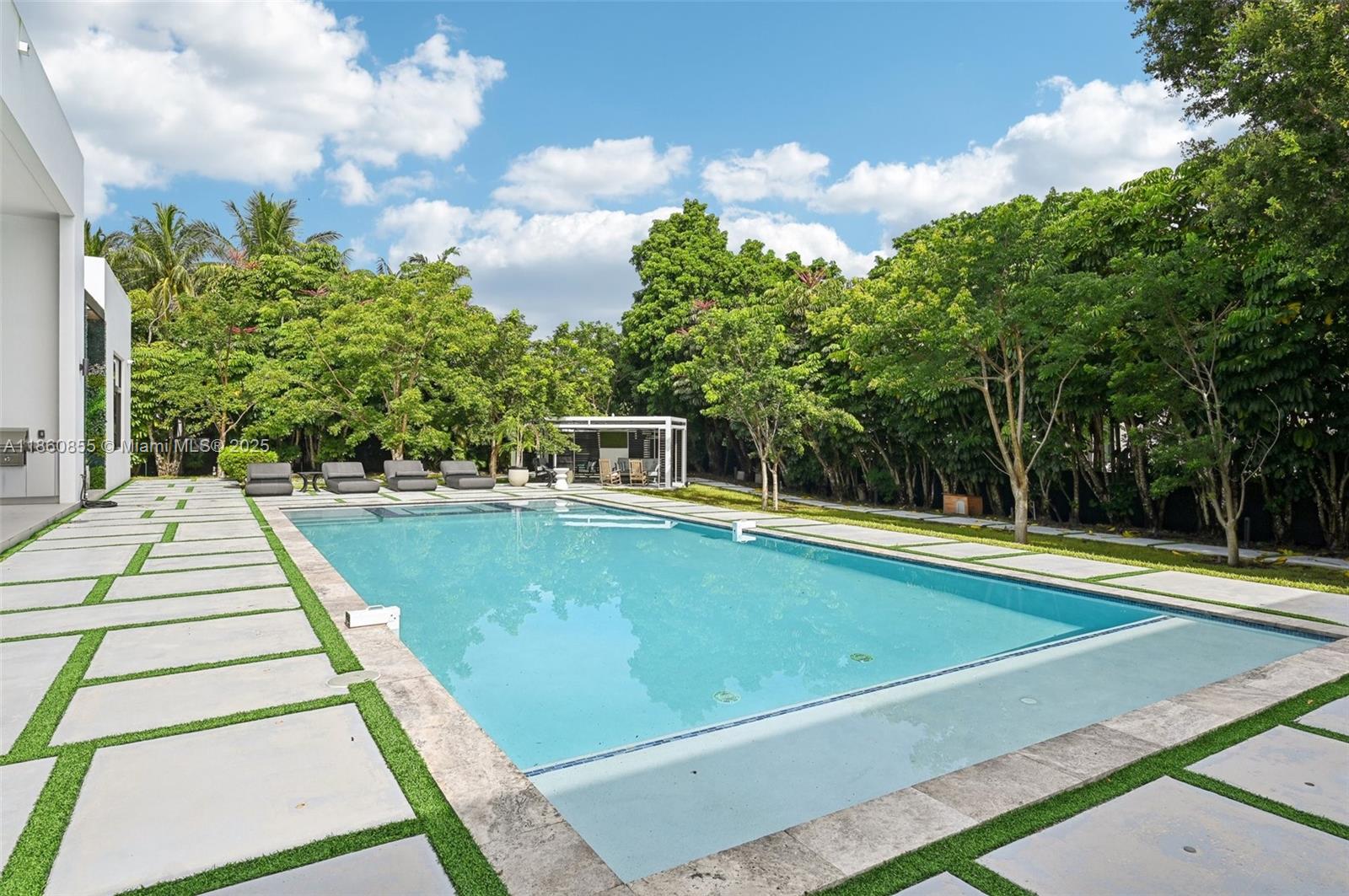6175 SW 128th St Pinecrest, FL 33156 6175 SW 128th St Pinecrest, FL 33156