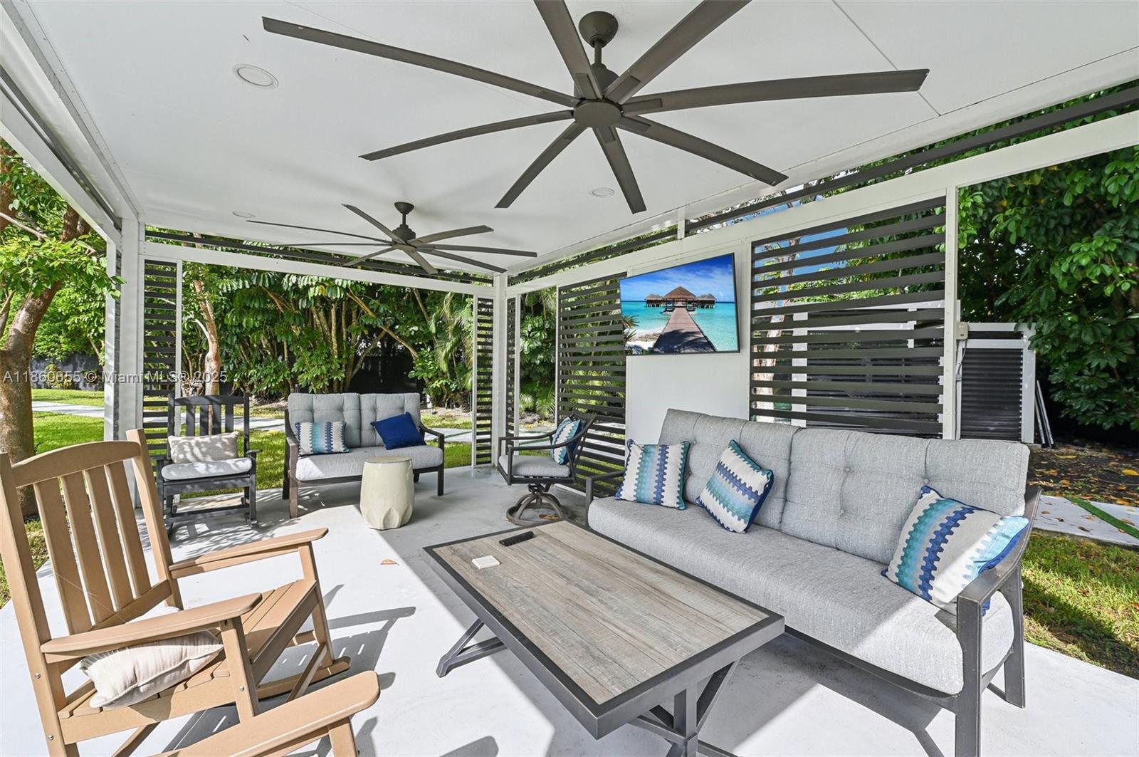 6175 SW 128th St Pinecrest, FL 33156 6175 SW 128th St Pinecrest, FL 33156