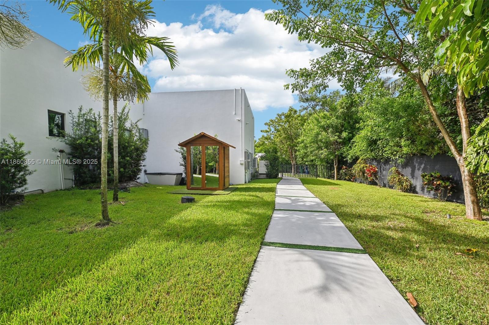 6175 SW 128th St Pinecrest, FL 33156 6175 SW 128th St Pinecrest, FL 33156
