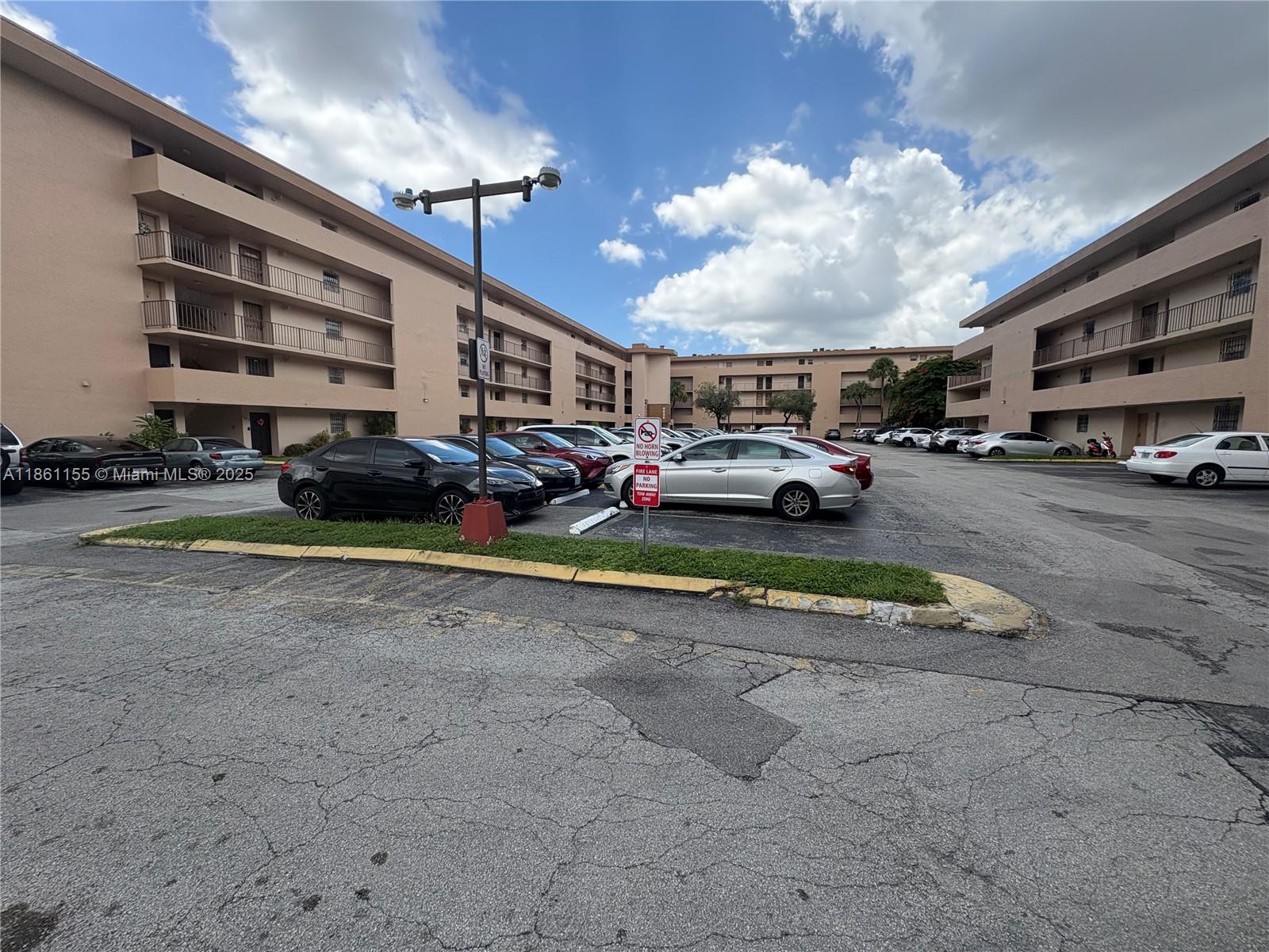 8889 Fontainebleau Blvd #204