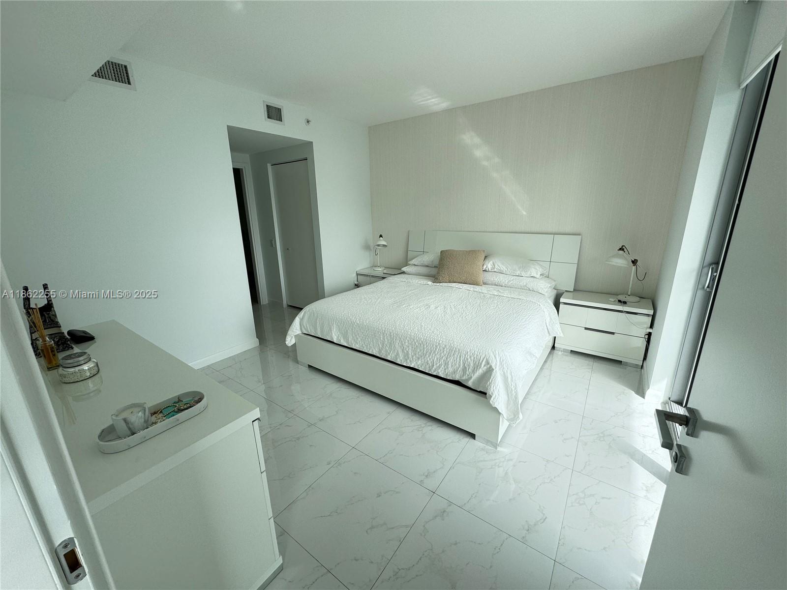 image Brickellhouse Condo14