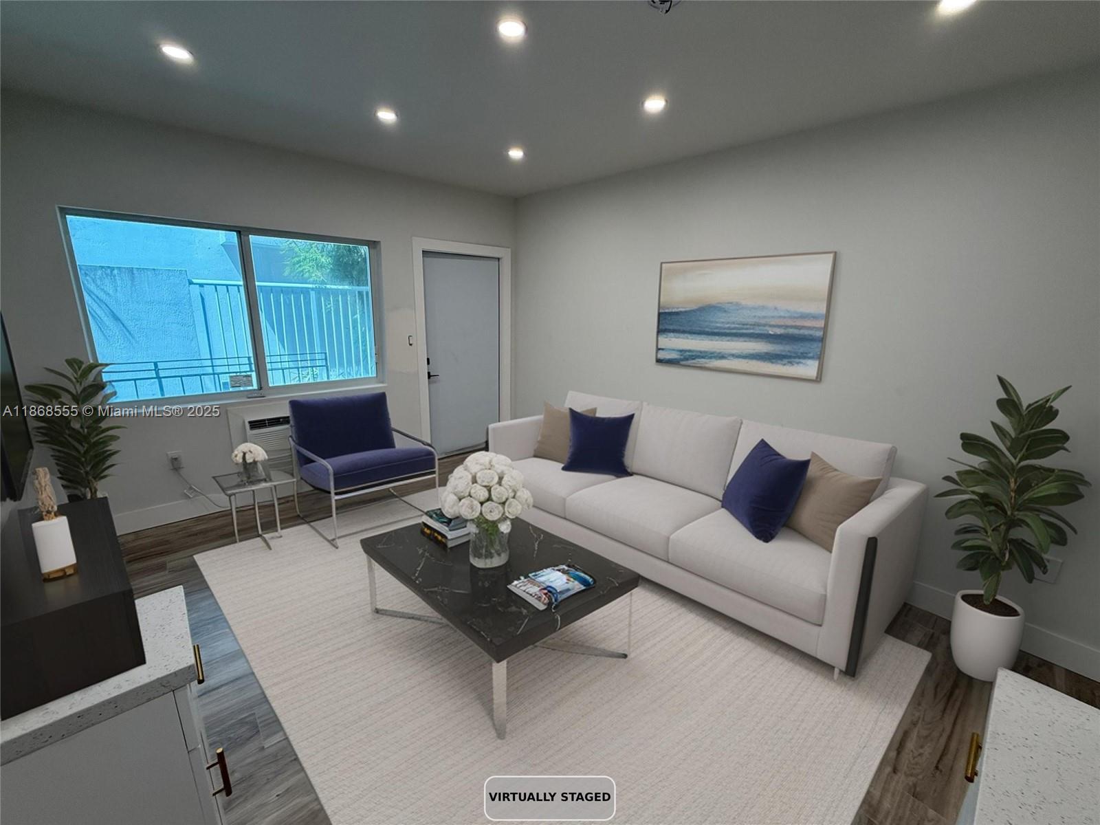 935 Jefferson Ave #10