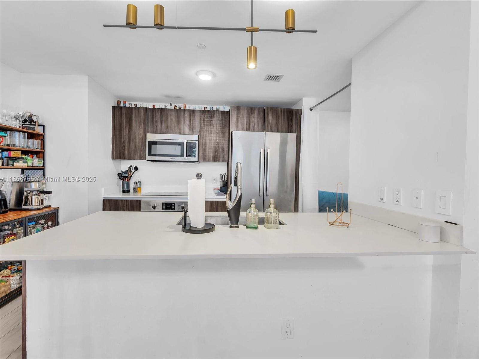 image Aria On The Bay Condo14