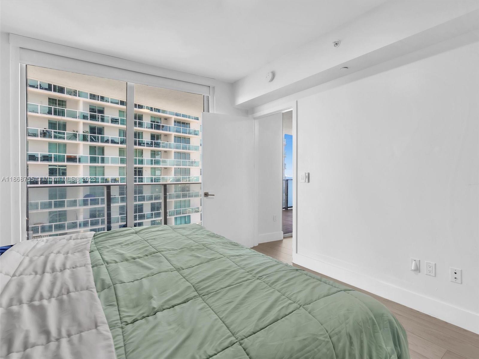 image Aria On The Bay Condo19