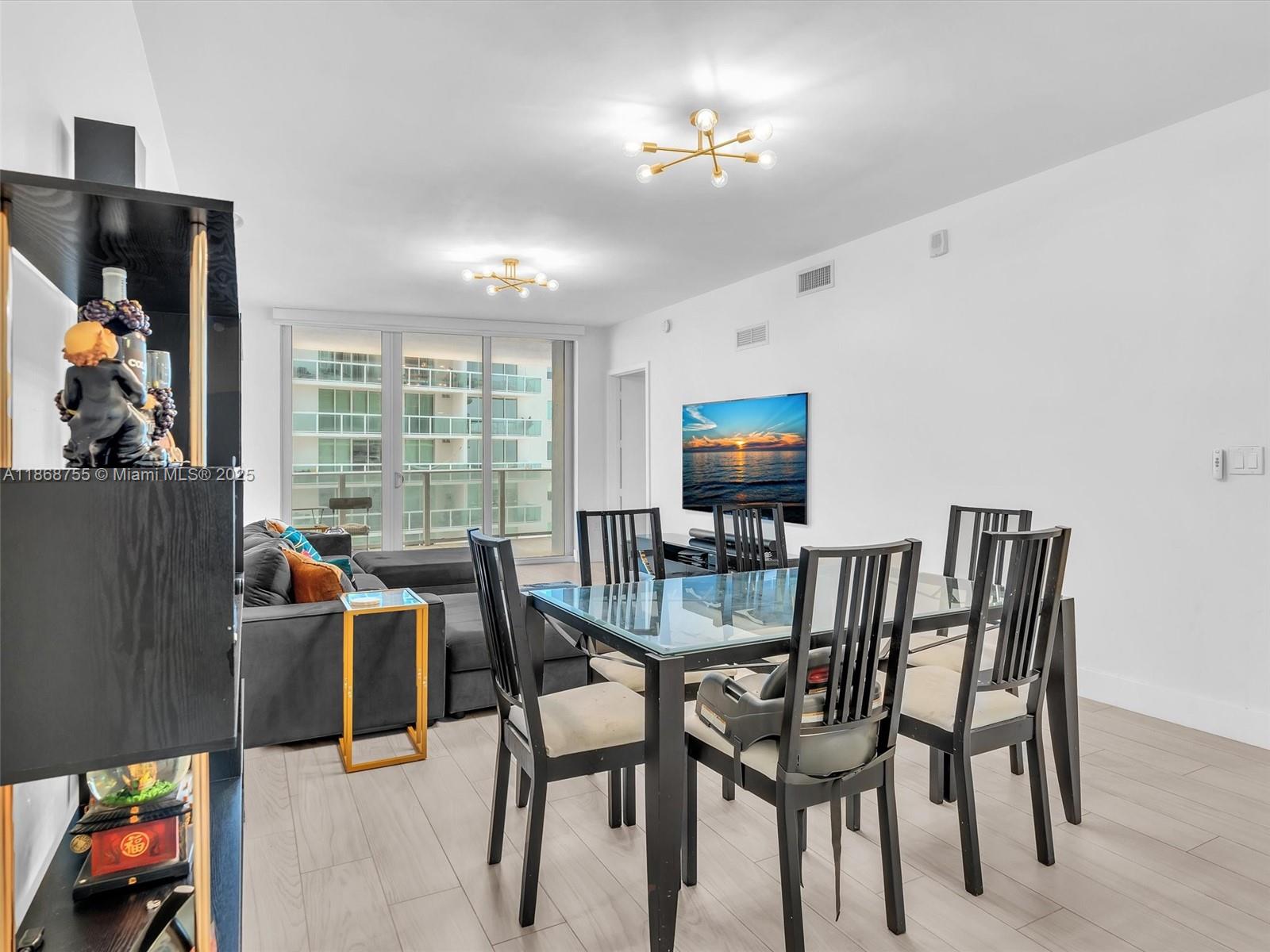 image Aria On The Bay Condo5