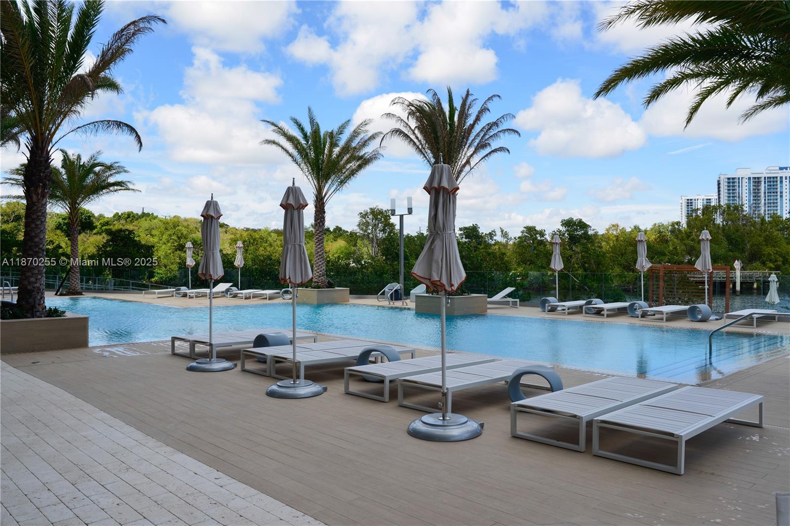 16385 Biscayne Blvd #1819 North Miami Beach, FL 33160