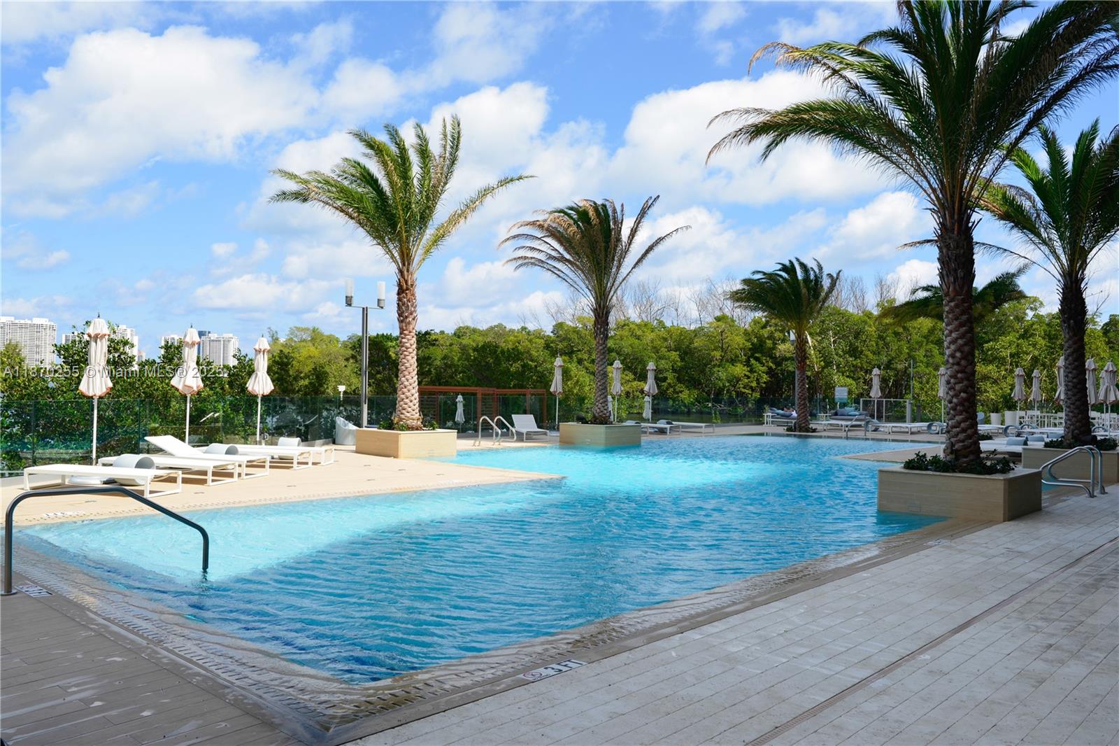 16385 Biscayne Blvd #1819 North Miami Beach, FL 33160