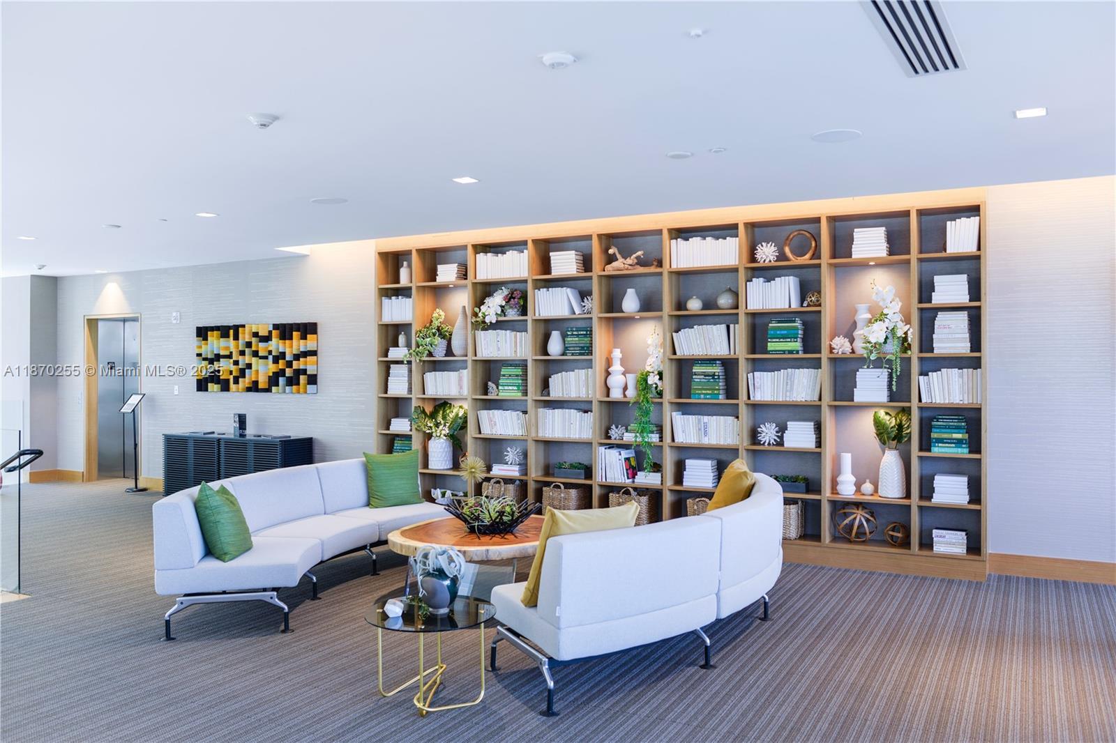 16385 Biscayne Blvd #1819 North Miami Beach, FL 33160