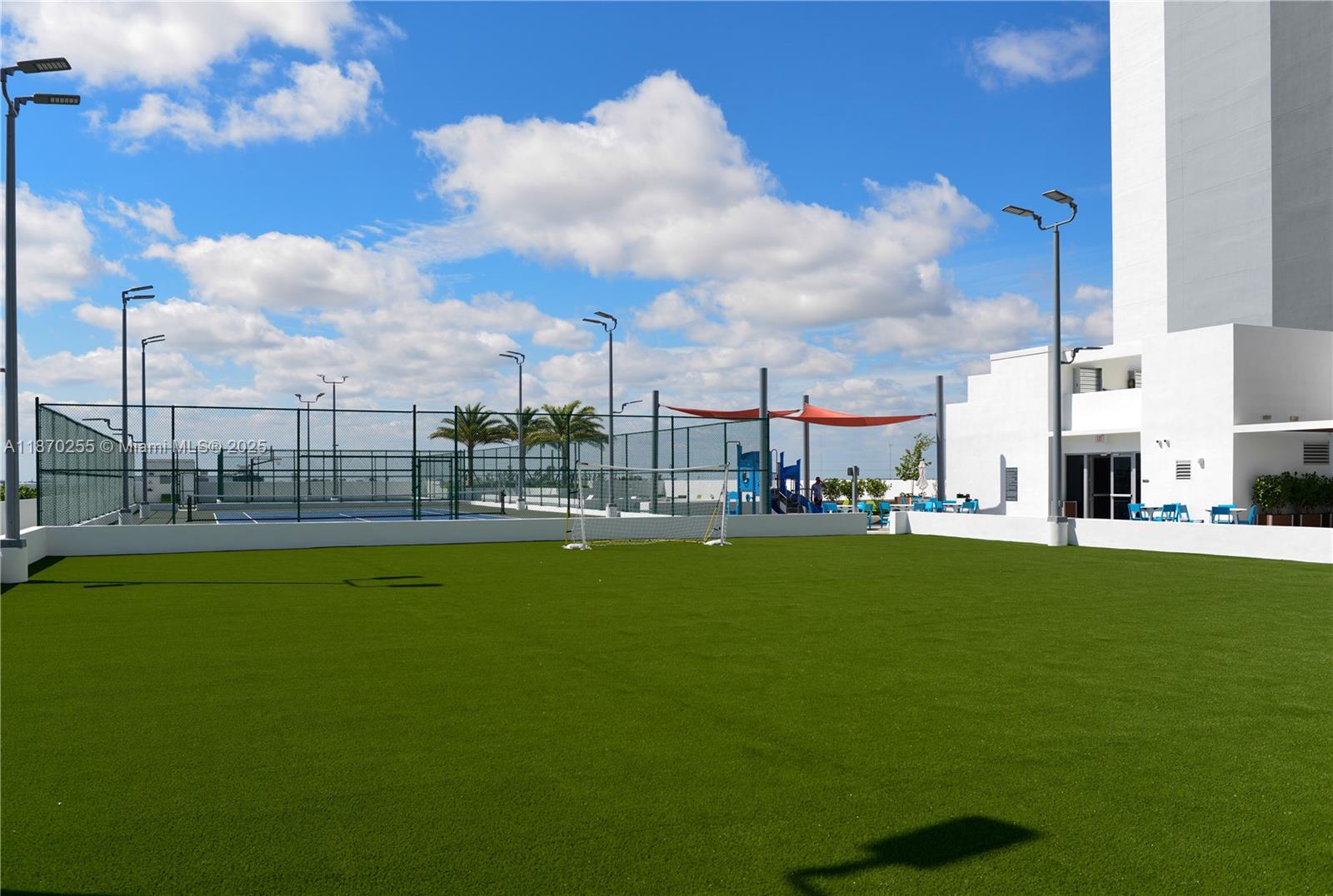 16385 Biscayne Blvd #1819 North Miami Beach, FL 33160