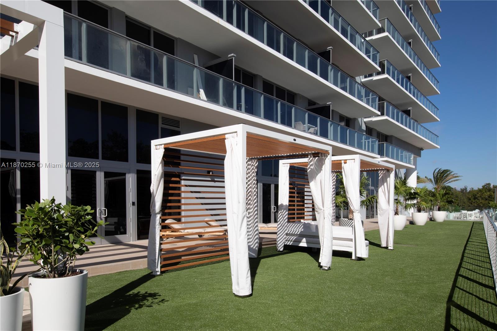 16385 Biscayne Blvd #1819 North Miami Beach, FL 33160