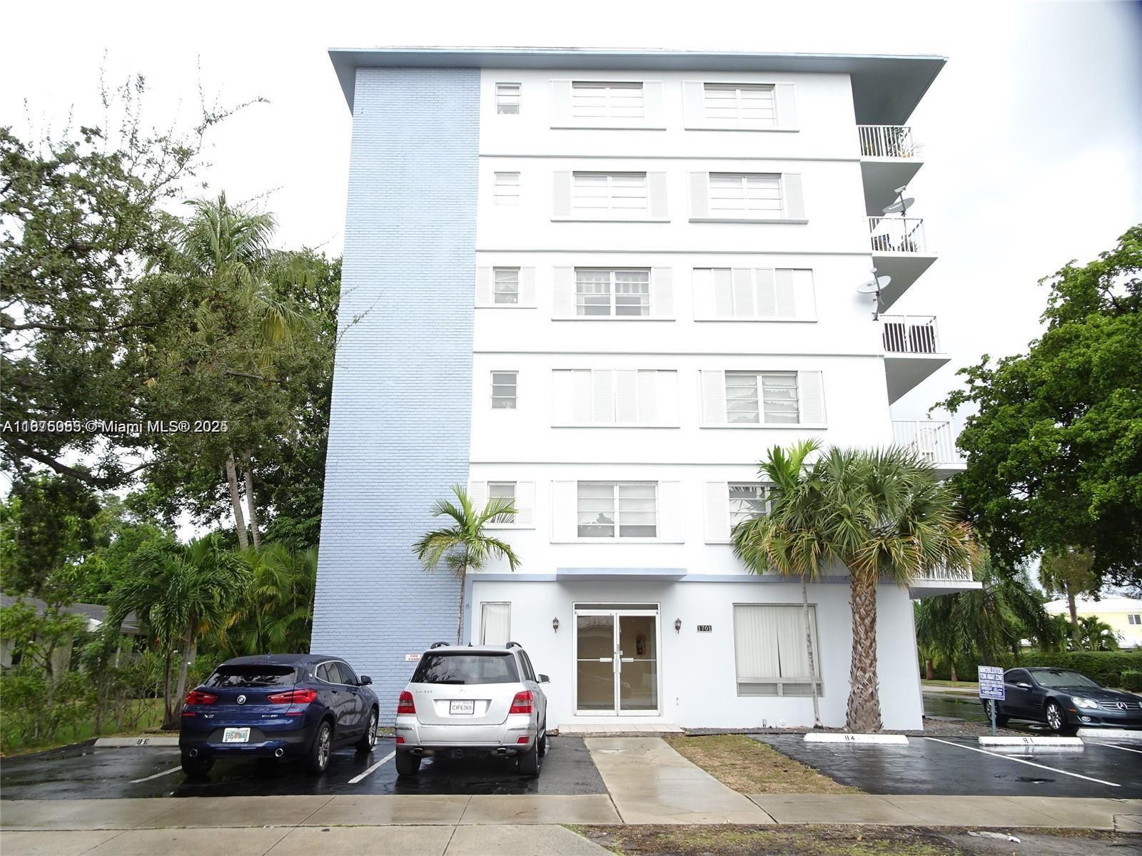 1701 Washington St #201