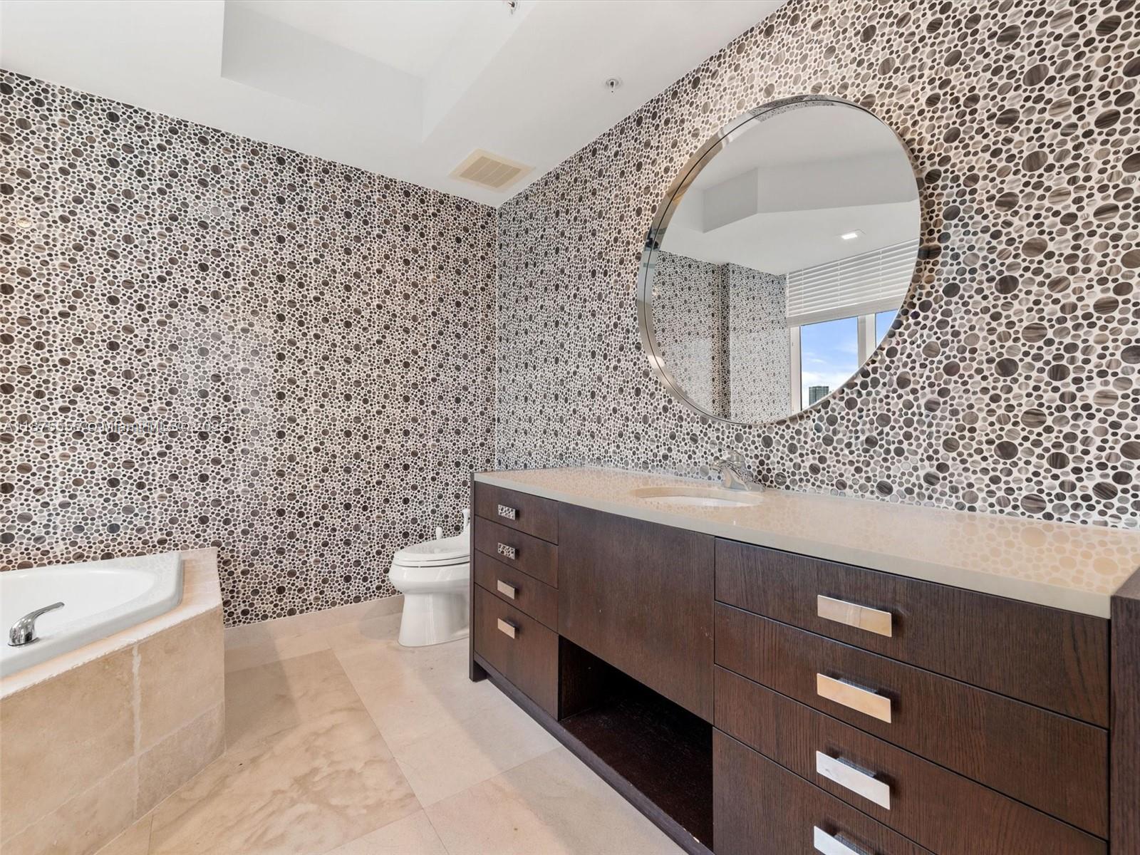 18201 Collins Ave #1209 Sunny Isles Beach, FL 33160