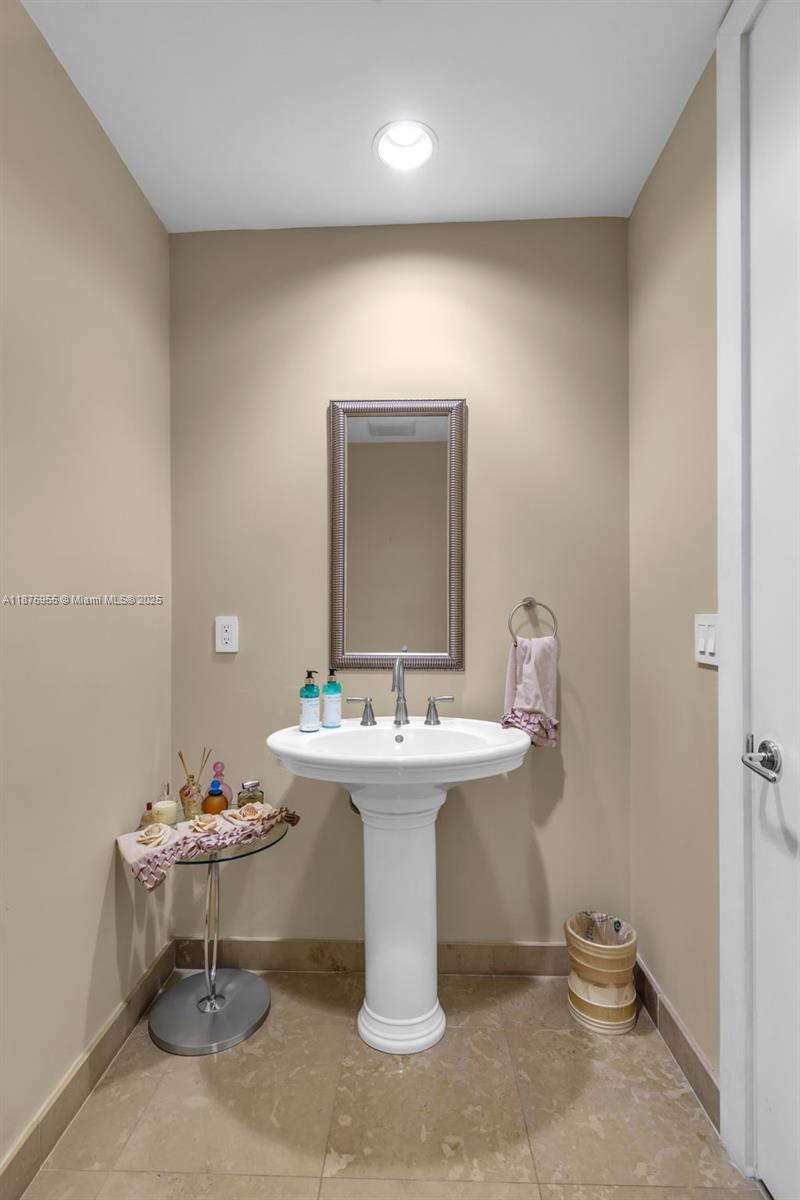 image The Residences At The Ba15