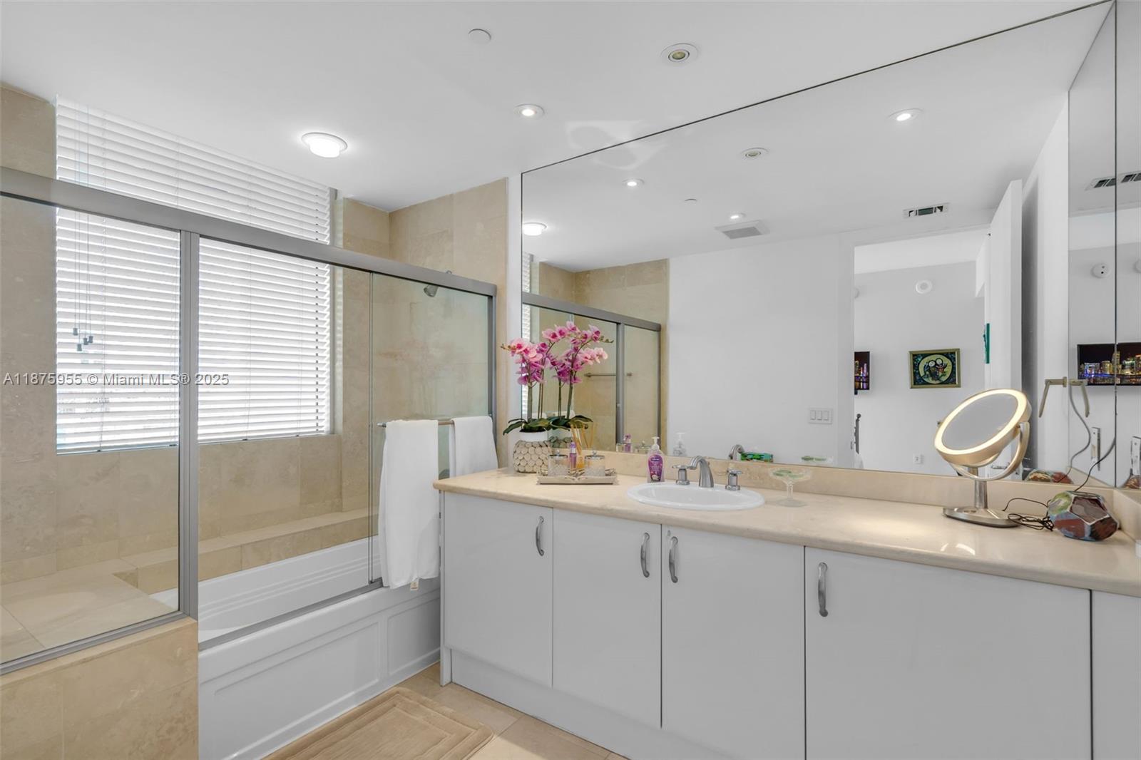 image The Residences At The Ba27