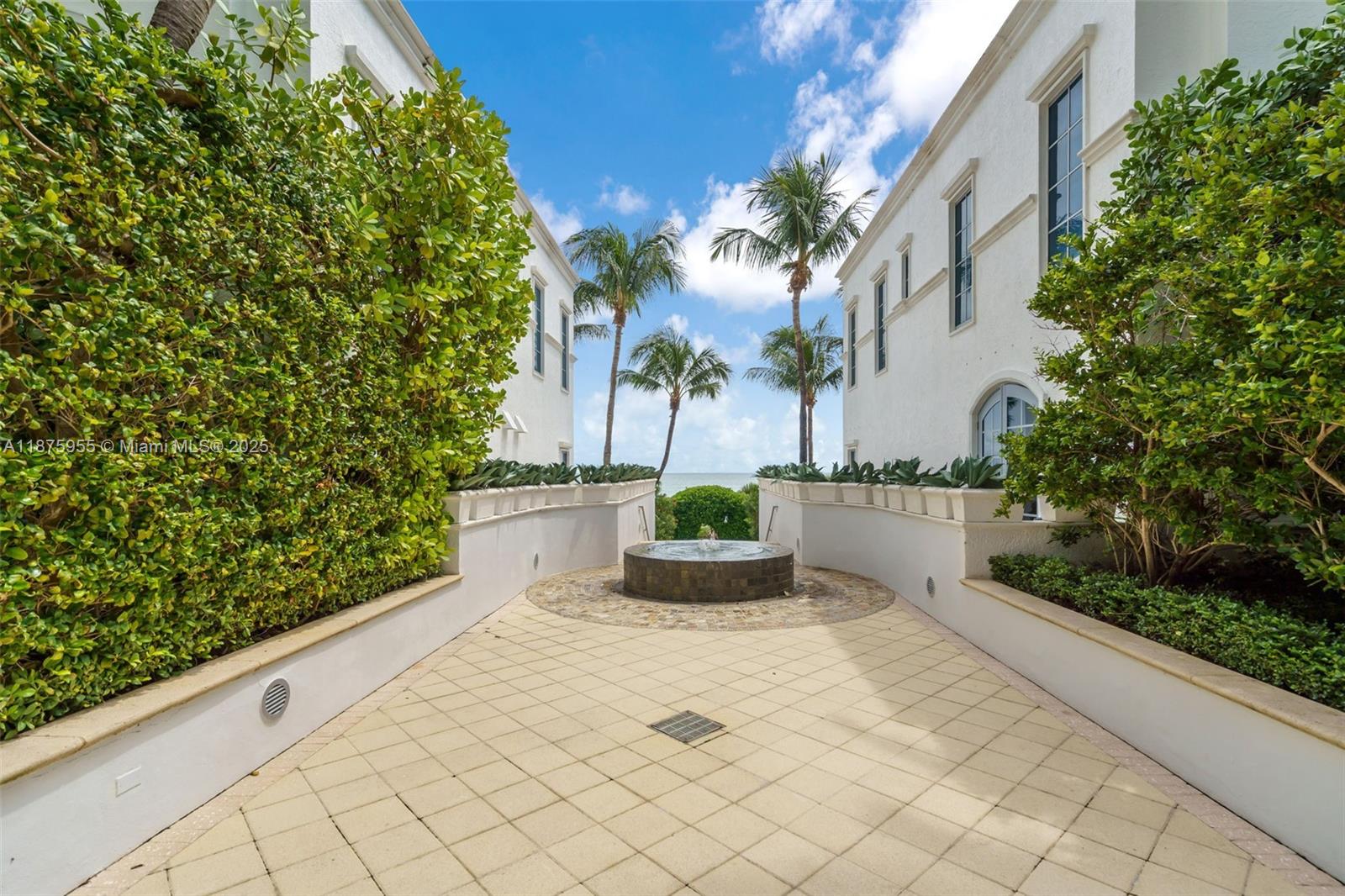 image The Residences At The Ba37