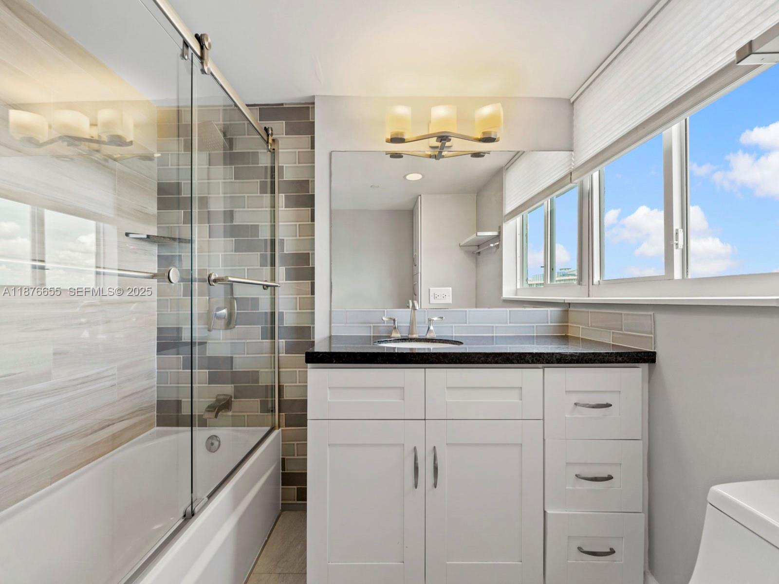 image THE GRANDVIEW CONDO9