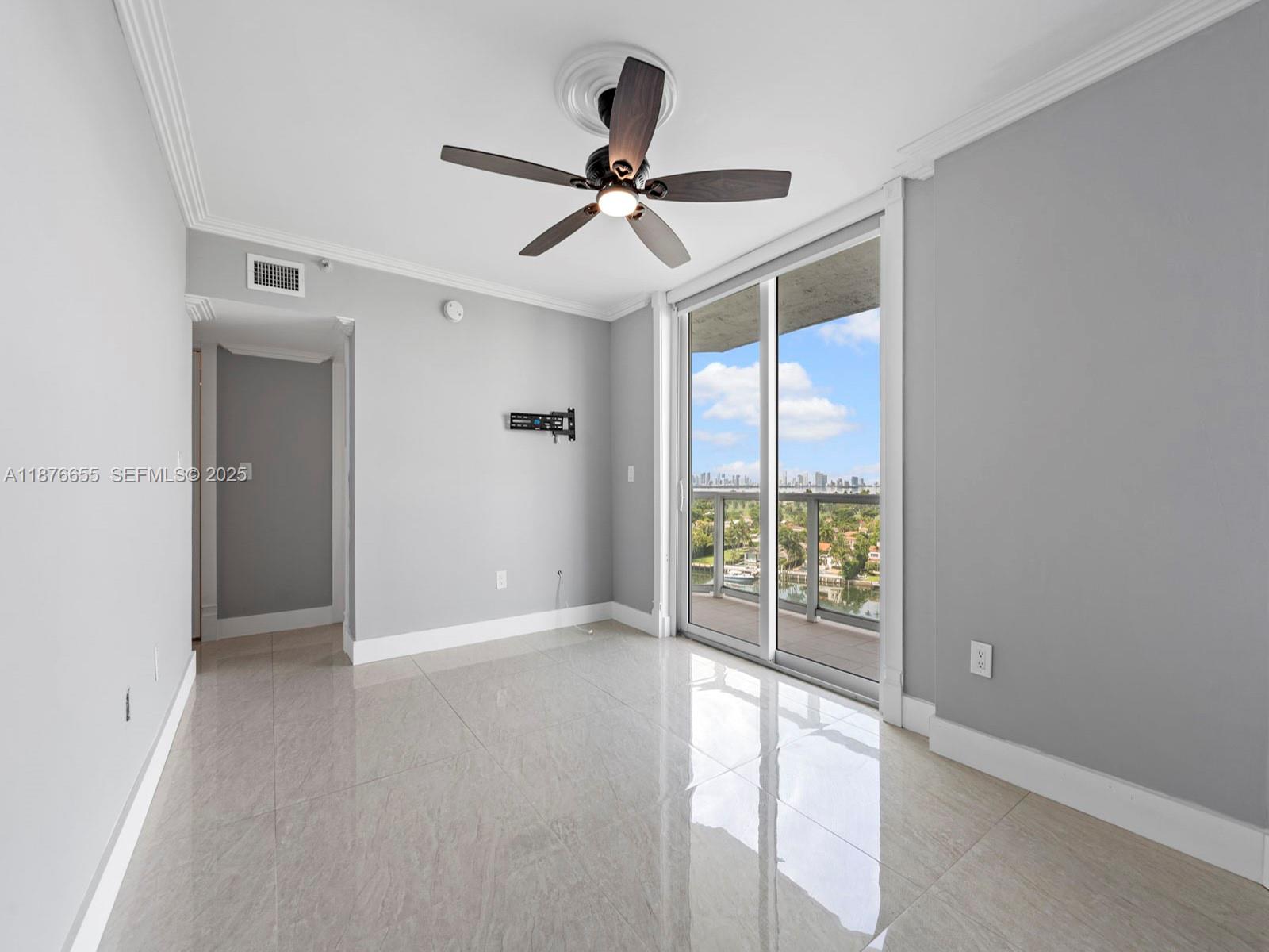 image THE GRANDVIEW CONDO11