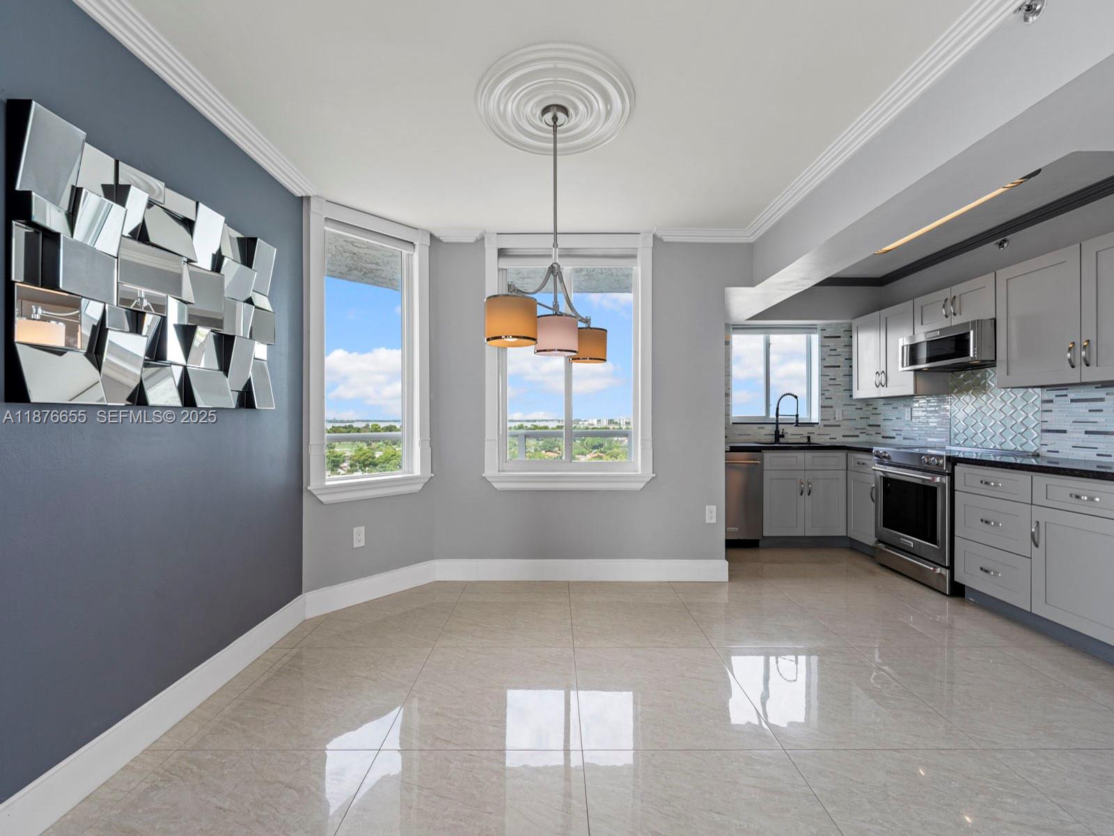 image THE GRANDVIEW CONDO17