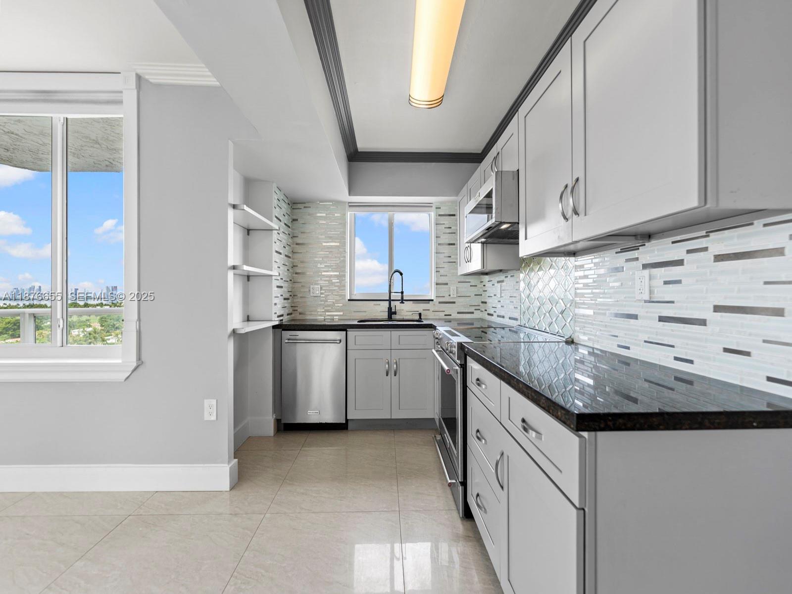 image THE GRANDVIEW CONDO20