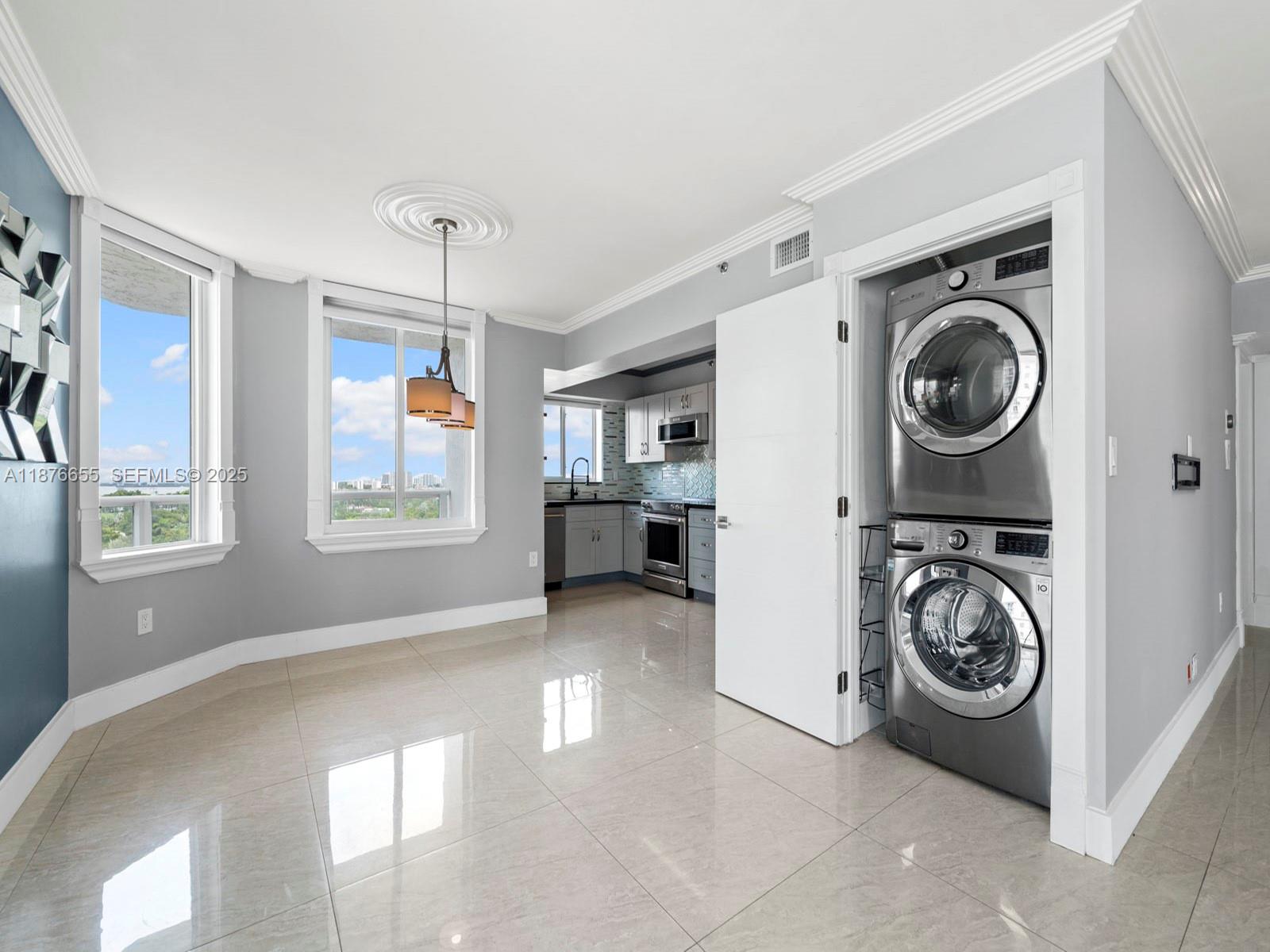 image THE GRANDVIEW CONDO22