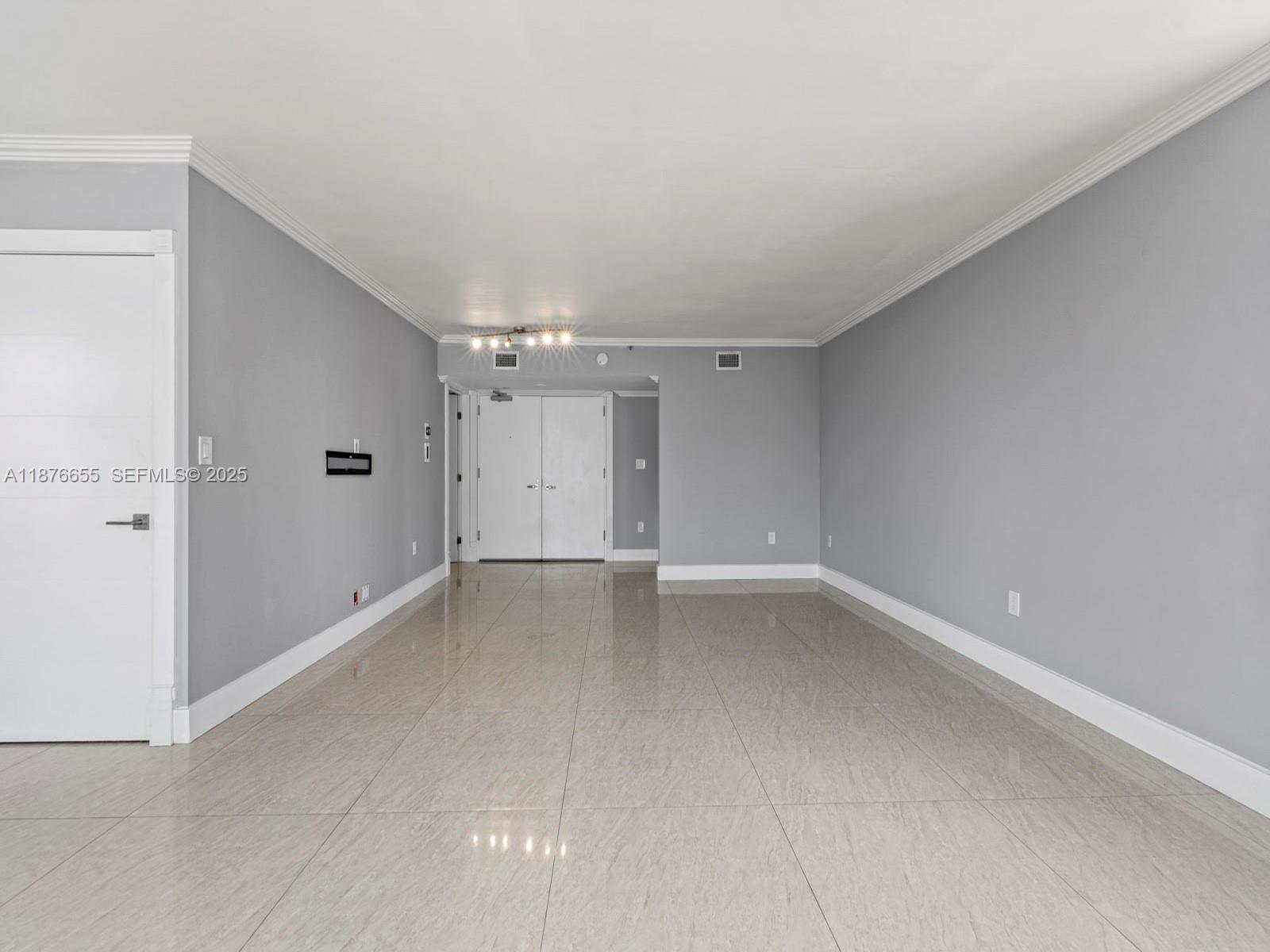 image THE GRANDVIEW CONDO23