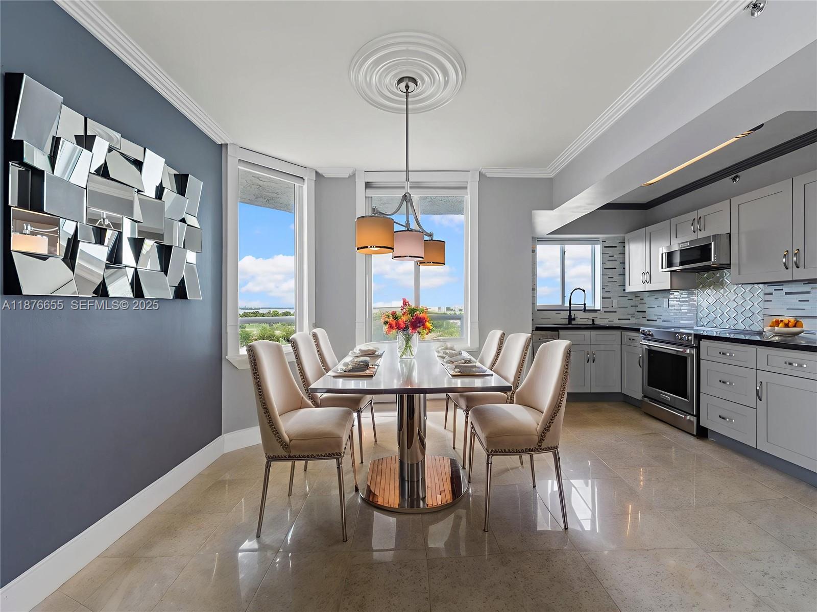 image THE GRANDVIEW CONDO2