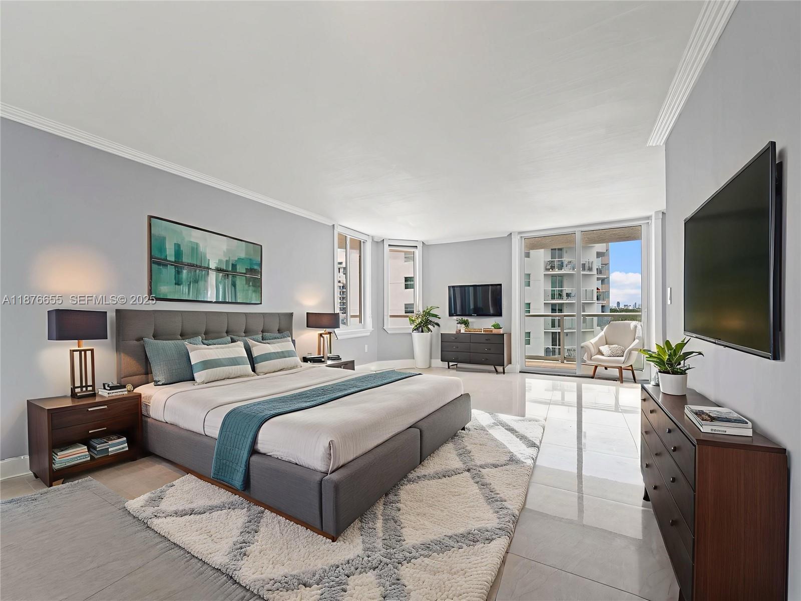 image THE GRANDVIEW CONDO3