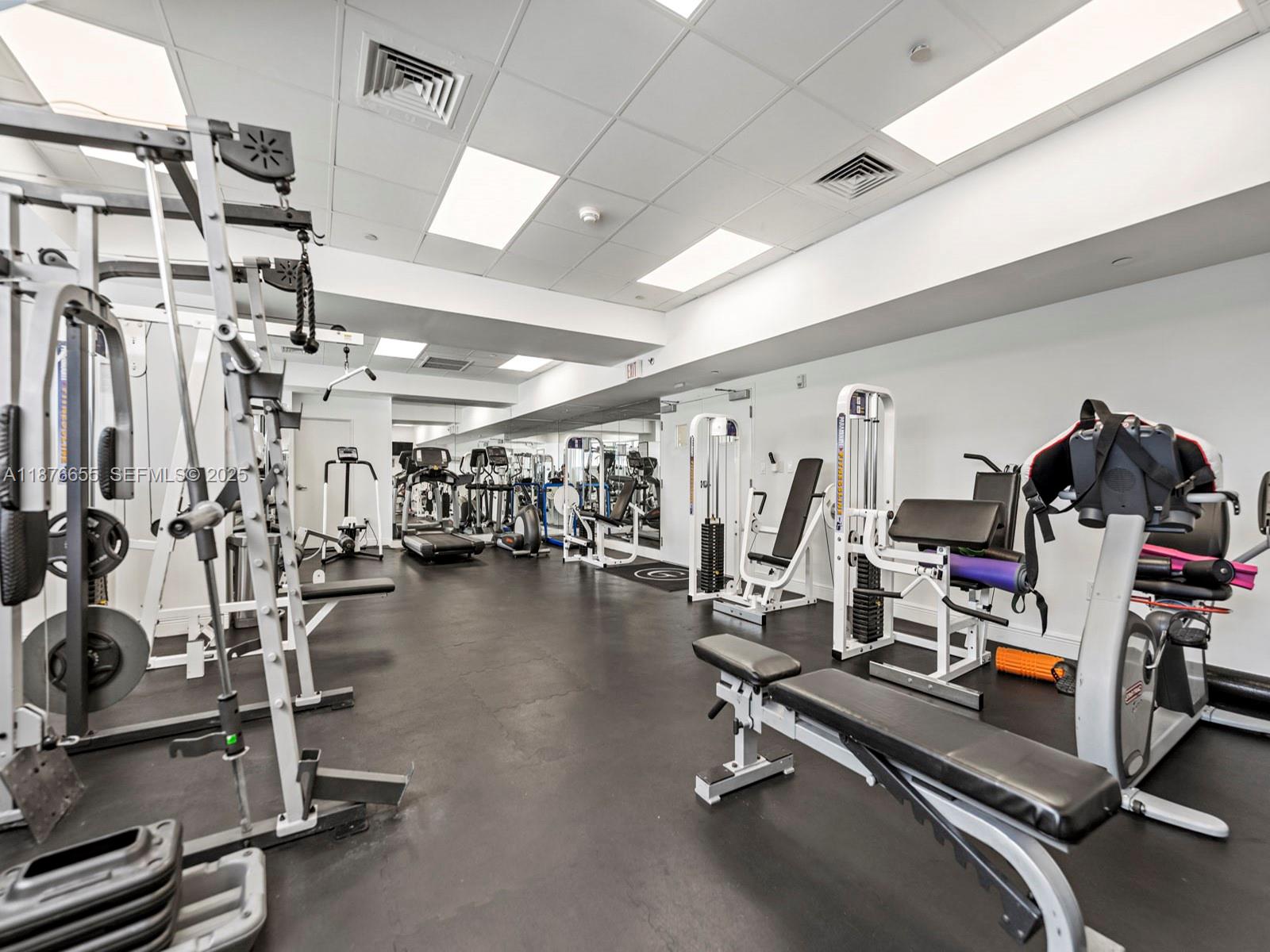 image THE GRANDVIEW CONDO41