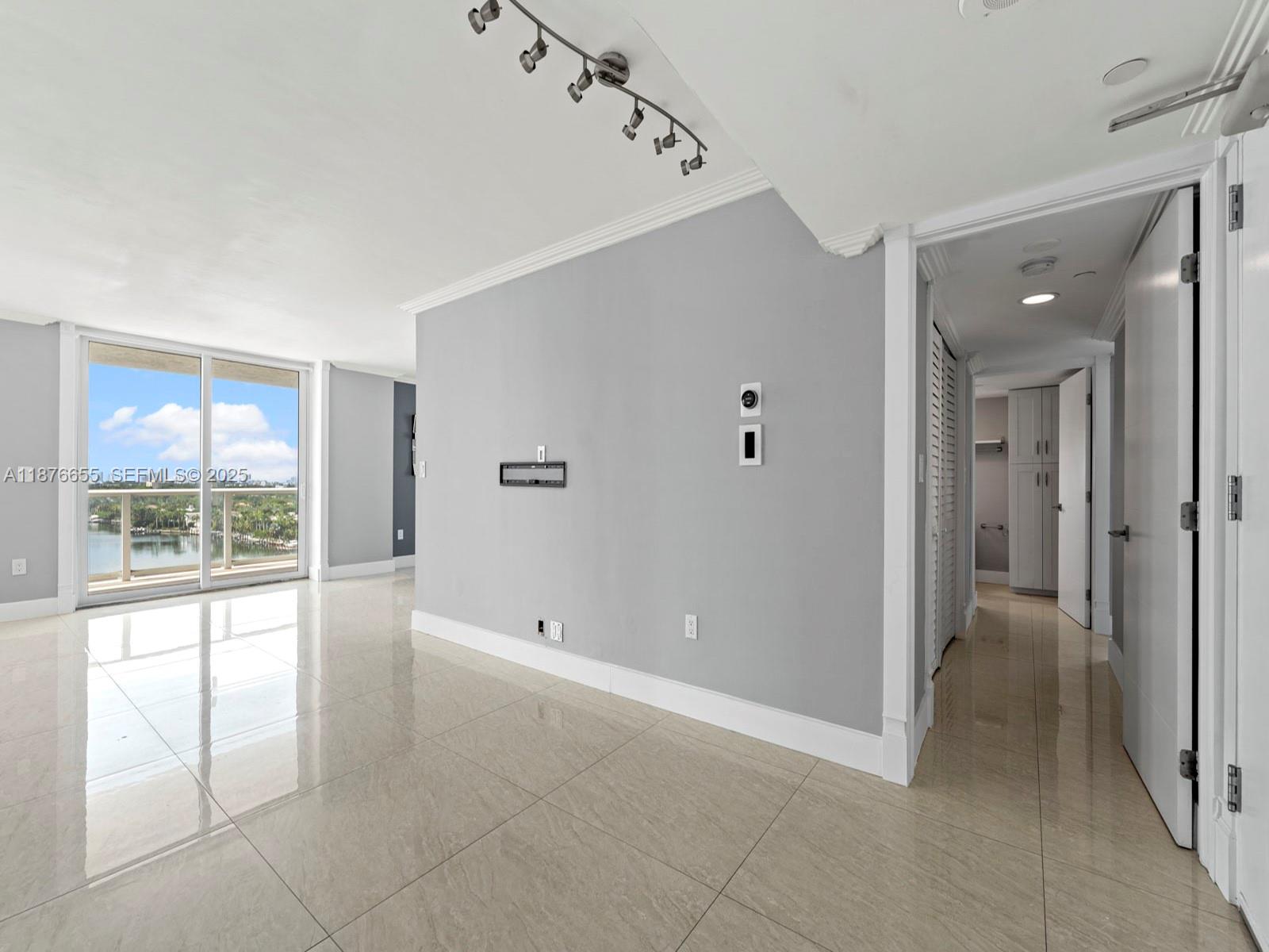 image THE GRANDVIEW CONDO49