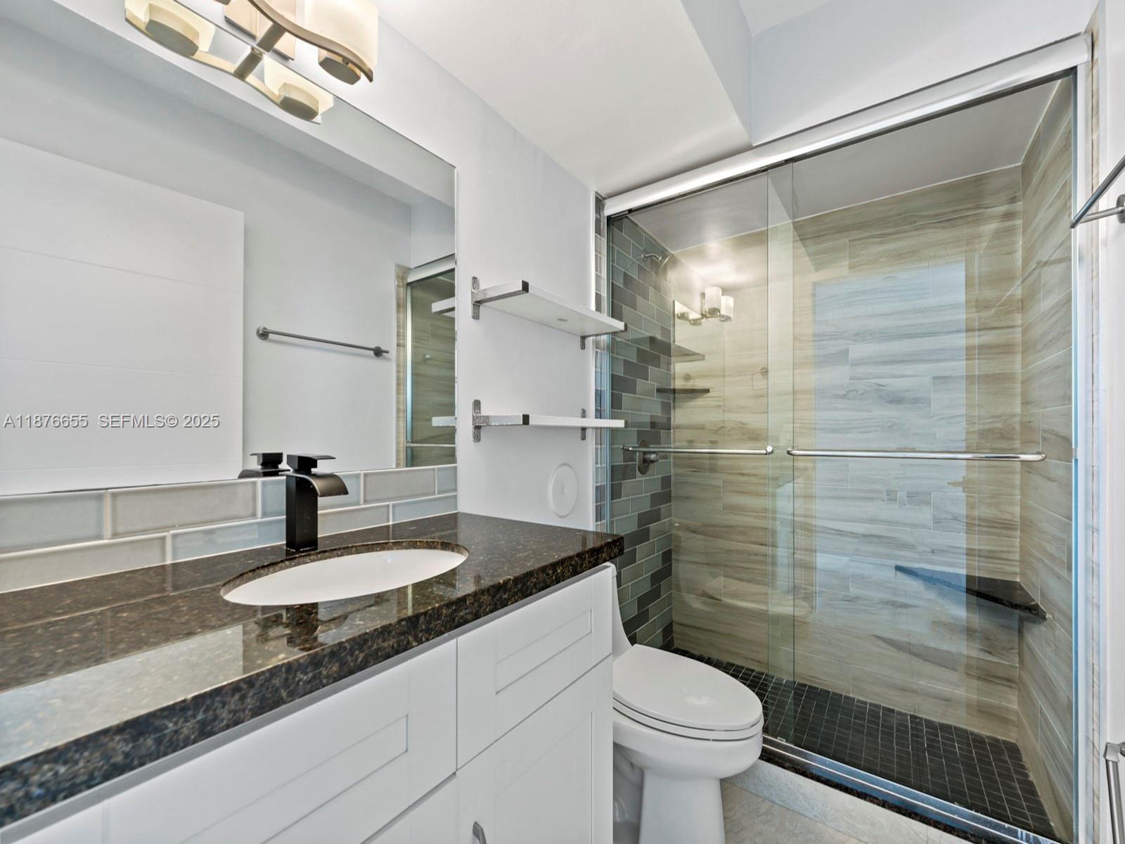 image THE GRANDVIEW CONDO50