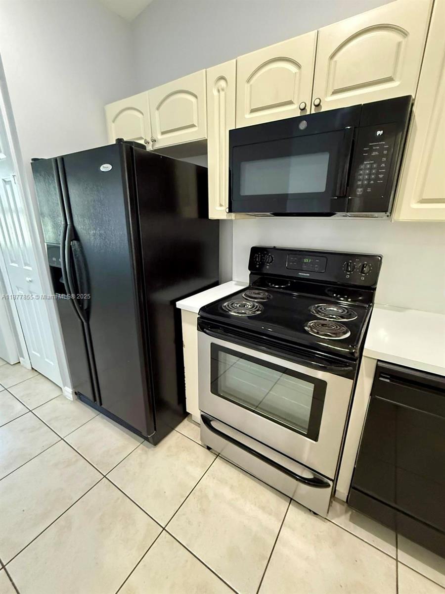 2930 SE 13th Ave #205-52