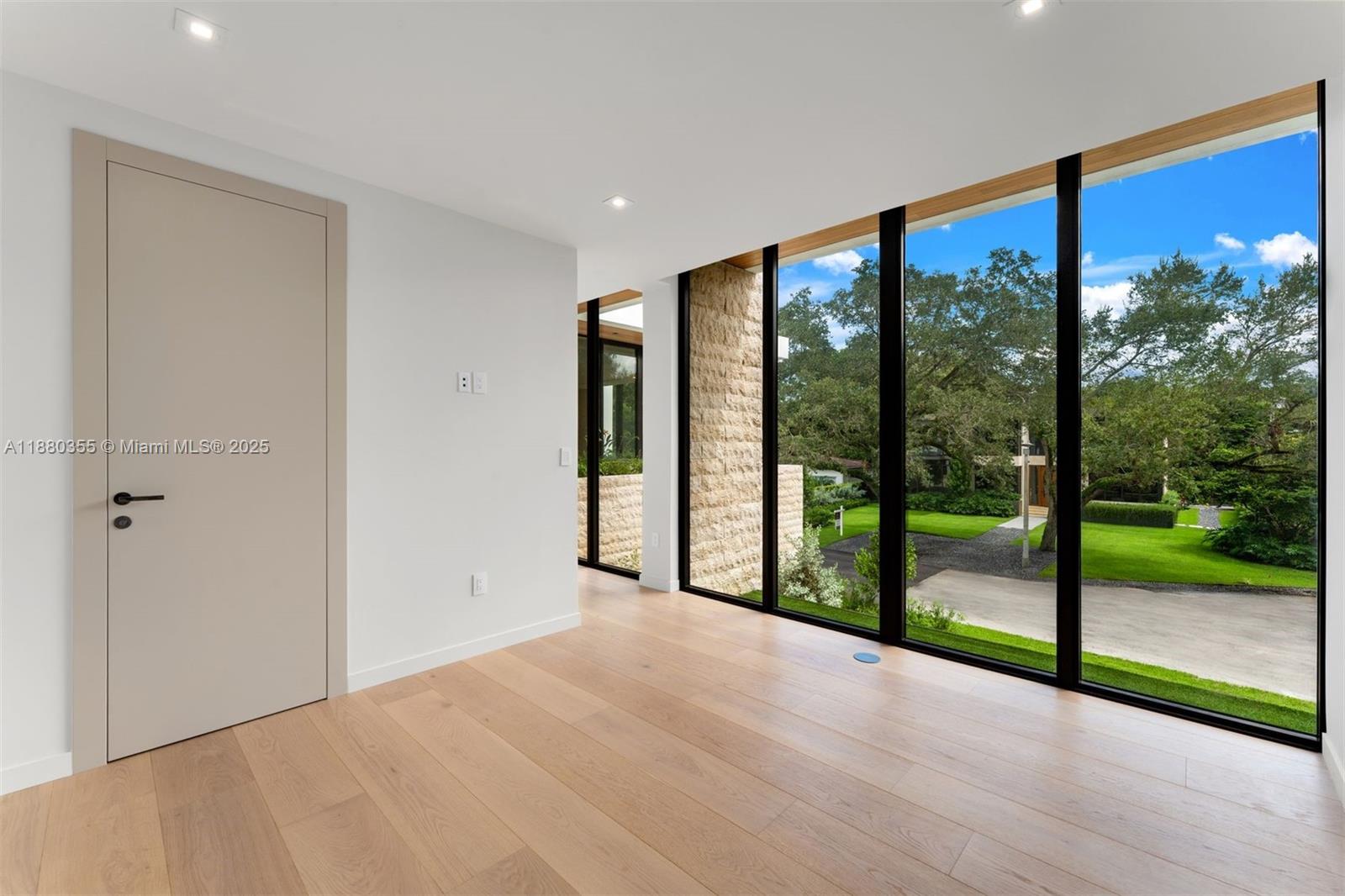 4095 Hardie Ave Miami, FL 33133