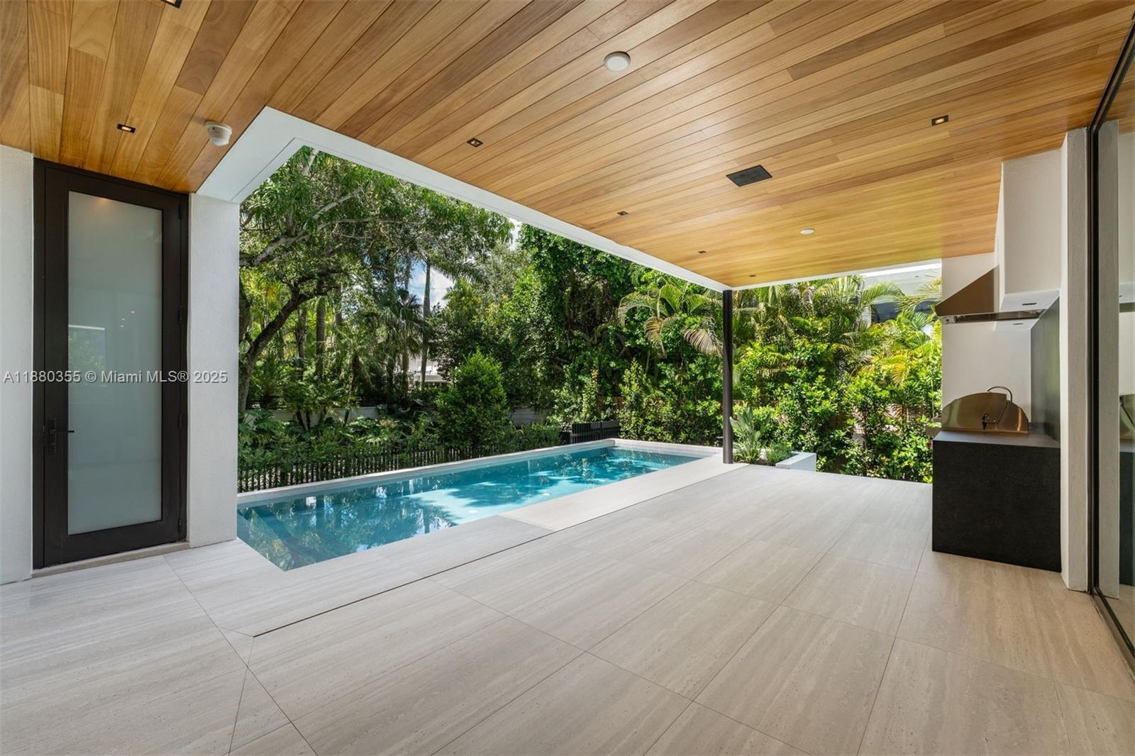 4095 Hardie Ave Miami, FL 33133