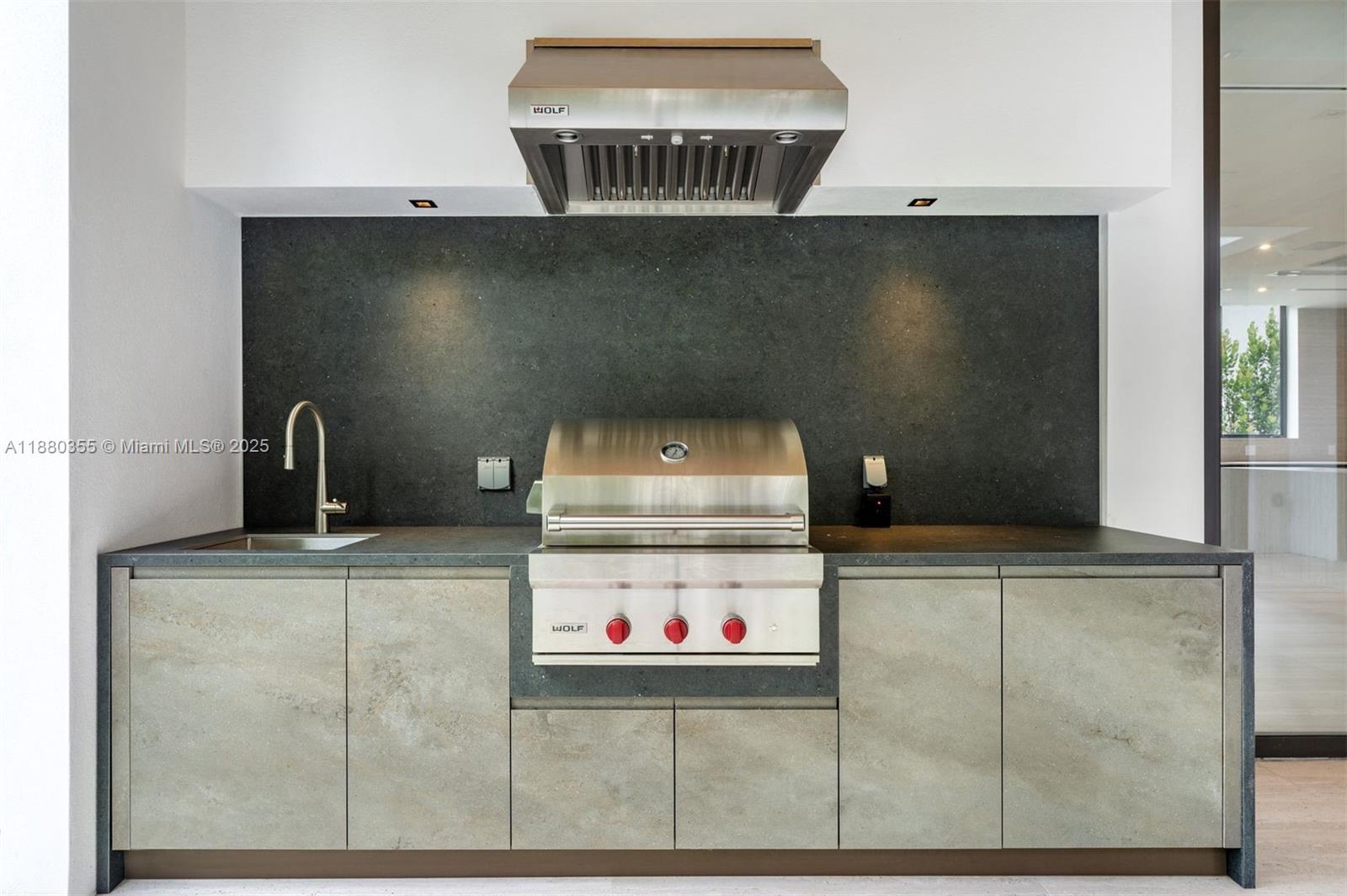 4095 Hardie Ave Miami, FL 33133