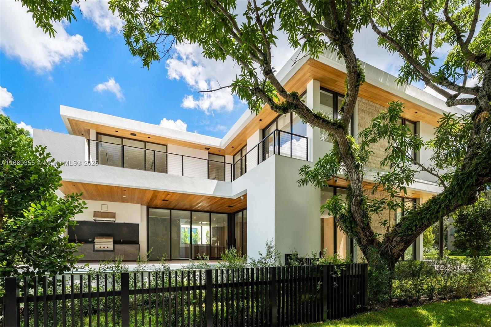 4095 Hardie Ave Miami, FL 33133