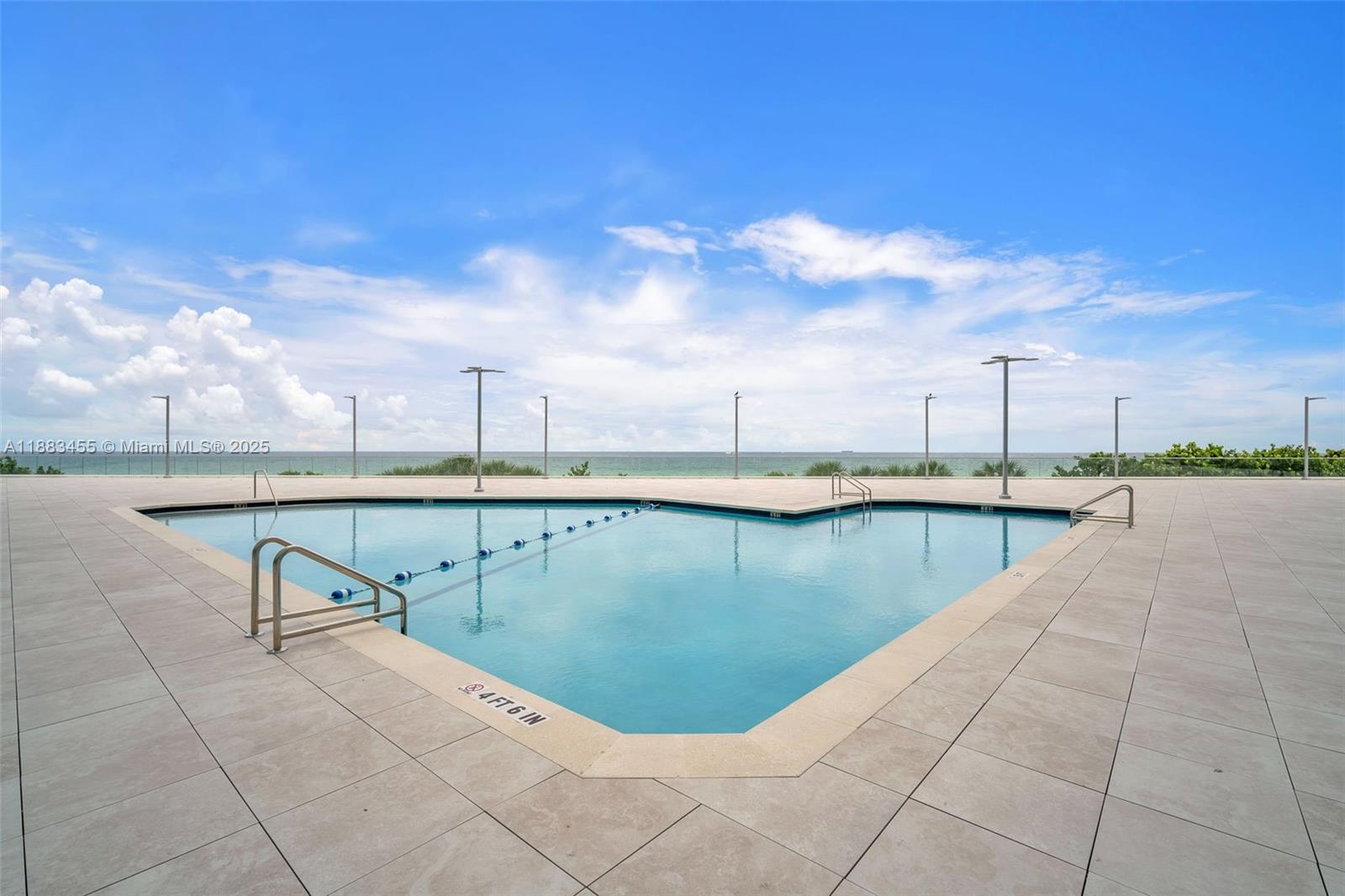 7135 Collins Ave #736,Miami Beach, FL 33141