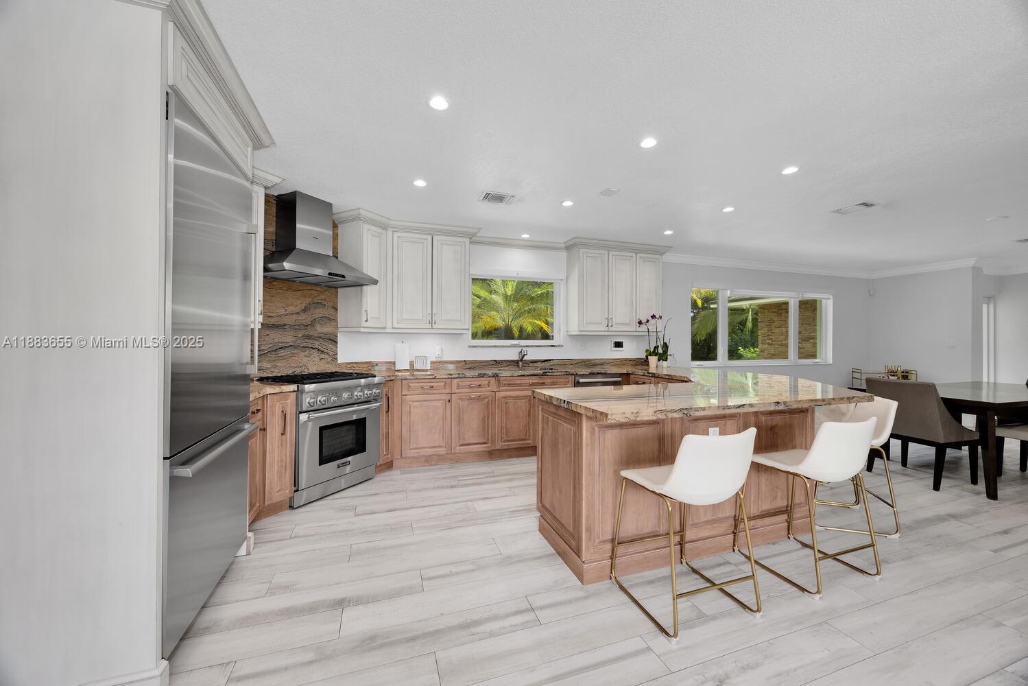 10110 SW 66th St Miami, FL 33173