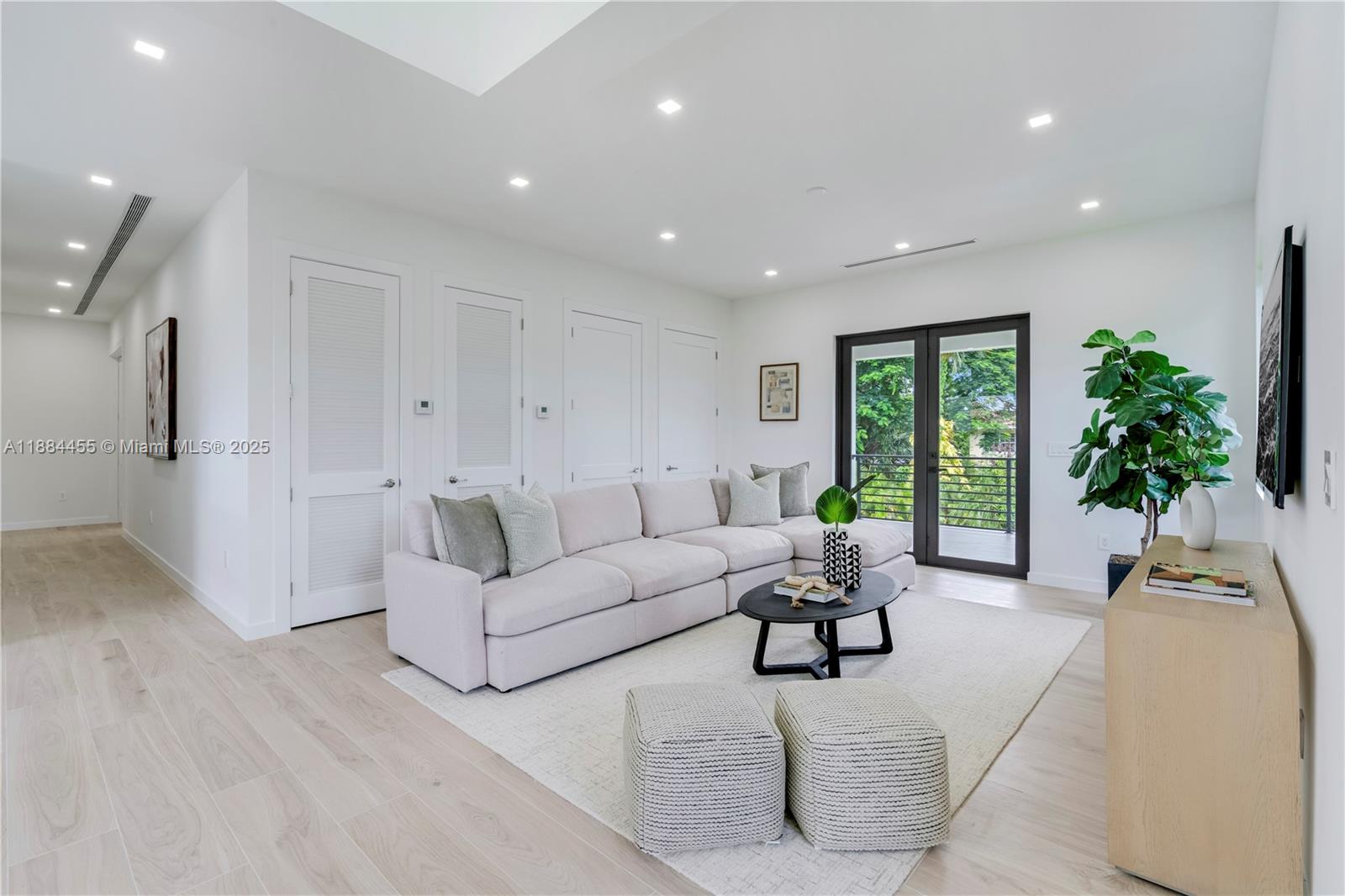 6401 SW 84th St Miami, FL 33143