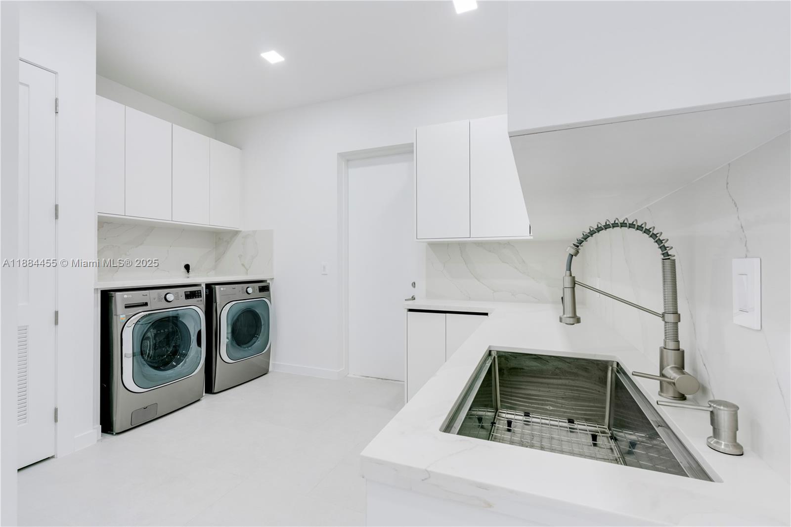 6401 SW 84th St Miami, FL 33143