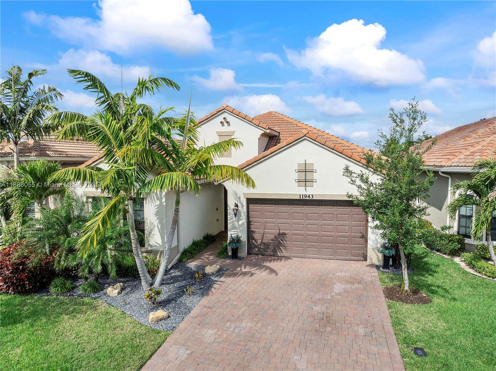 11943 S Leon Cir N