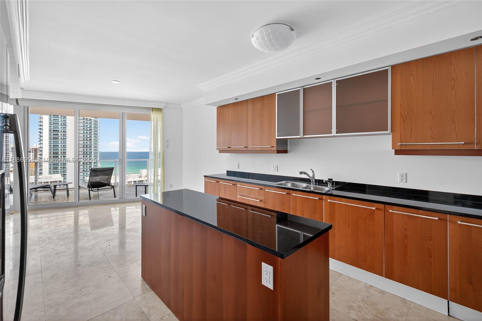 3101 S Ocean Dr #2403 Hollywood, FL 33019