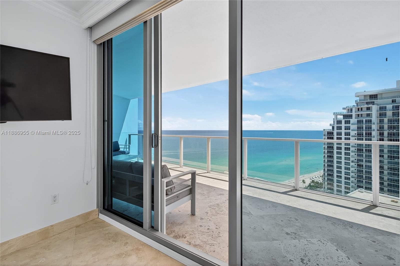 3101 S Ocean Dr #2403 Hollywood, FL 33019
