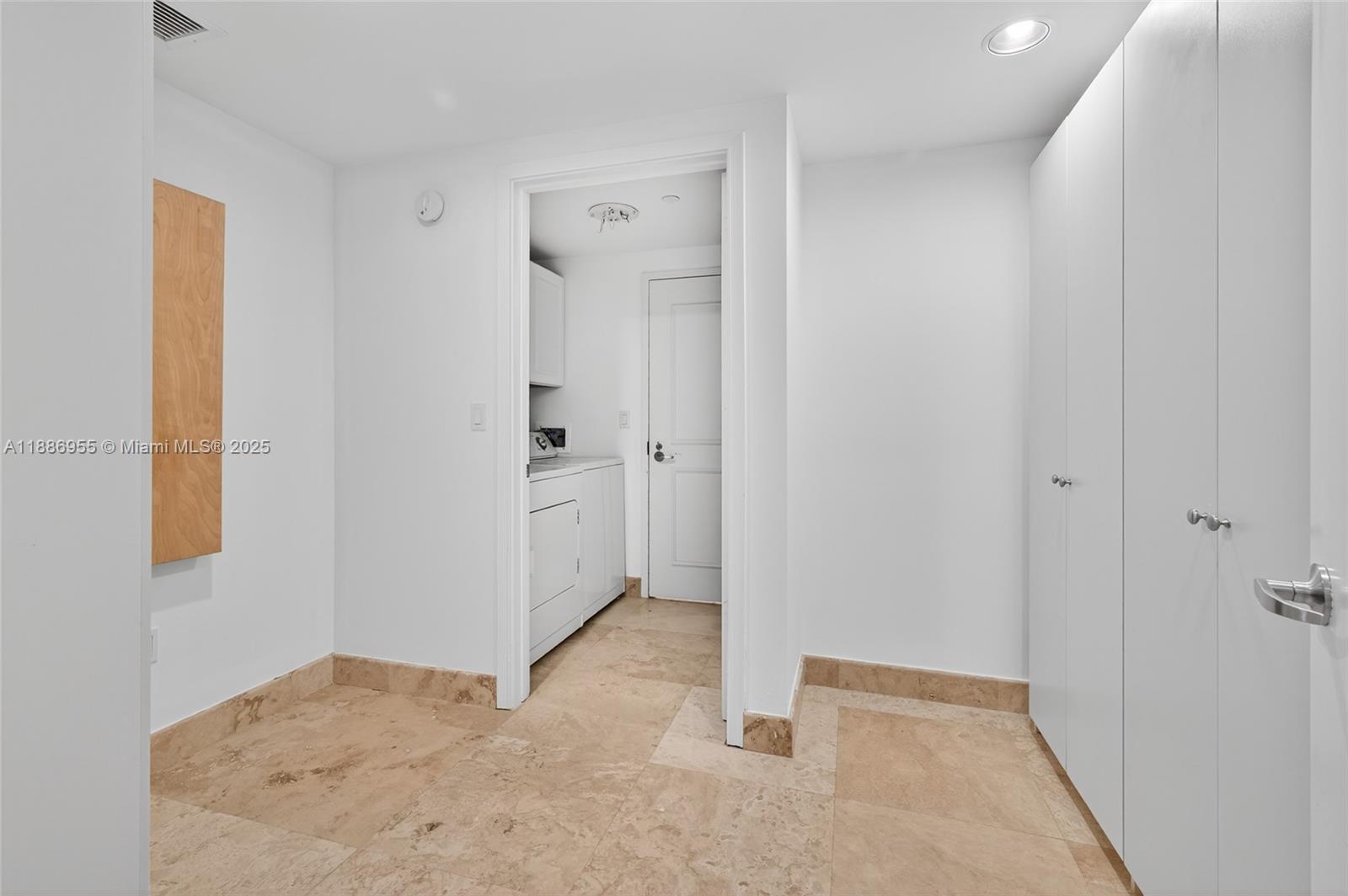 3101 S Ocean Dr #2403 Hollywood, FL 33019