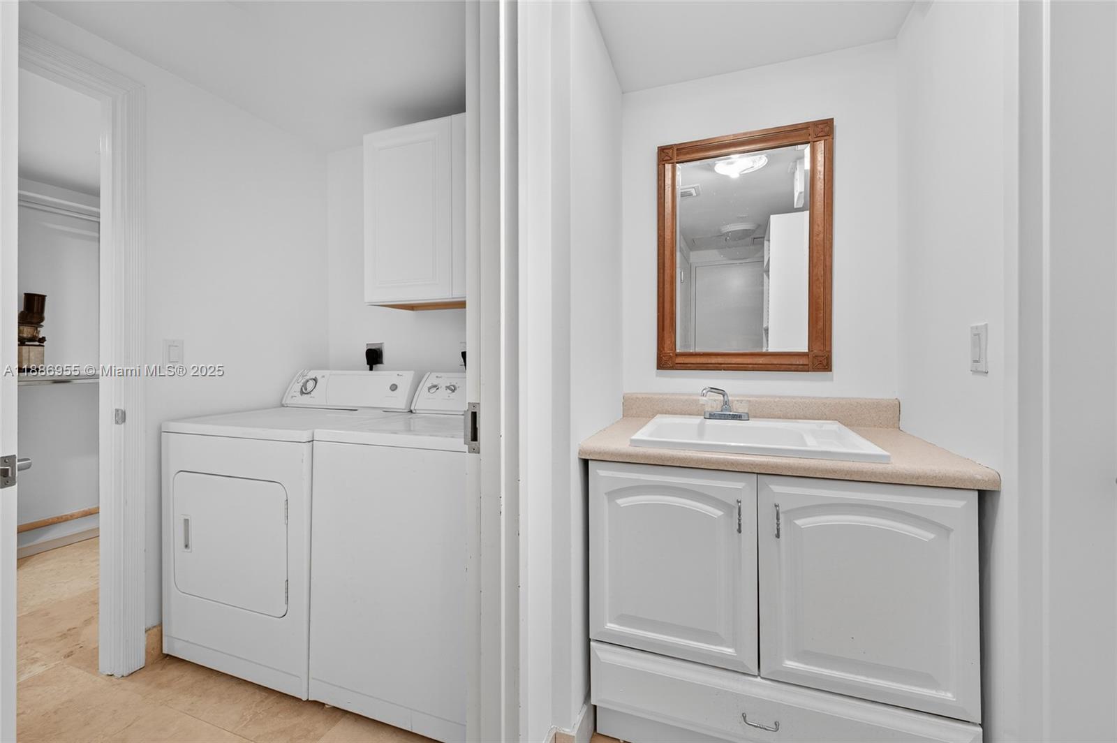 3101 S Ocean Dr #2403 Hollywood, FL 33019