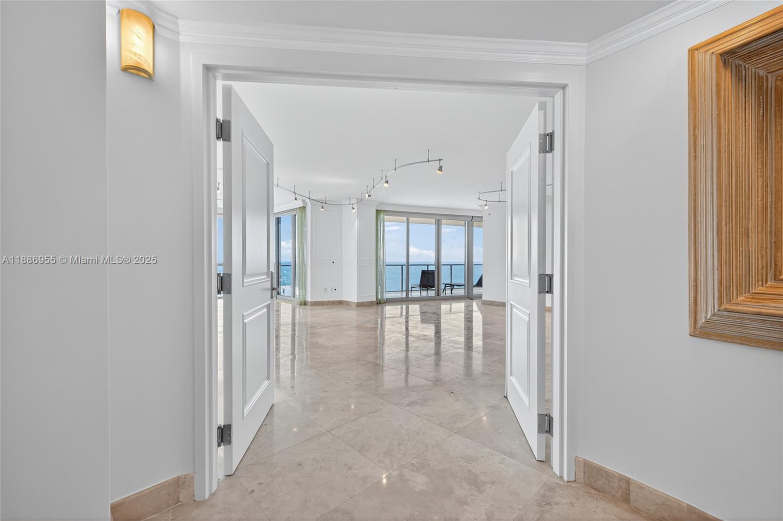 3101 S Ocean Dr #2403 Hollywood, FL 33019