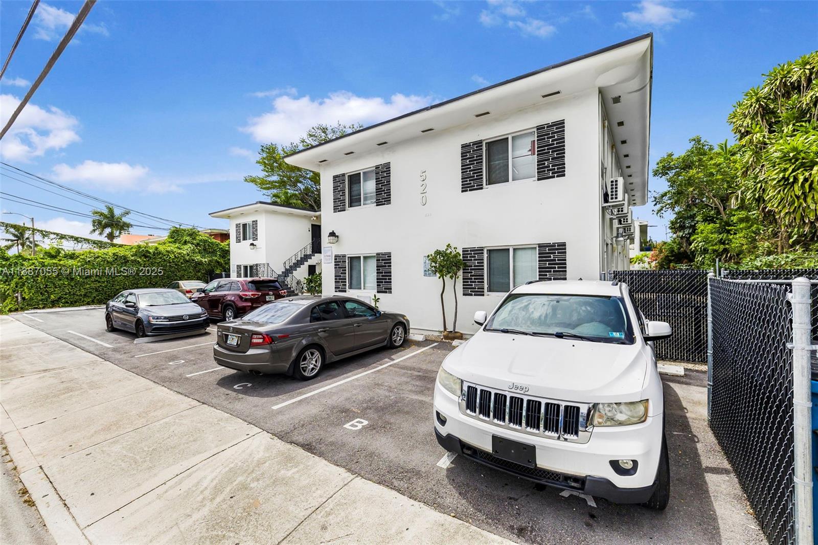 520 NE 82nd Ter #9