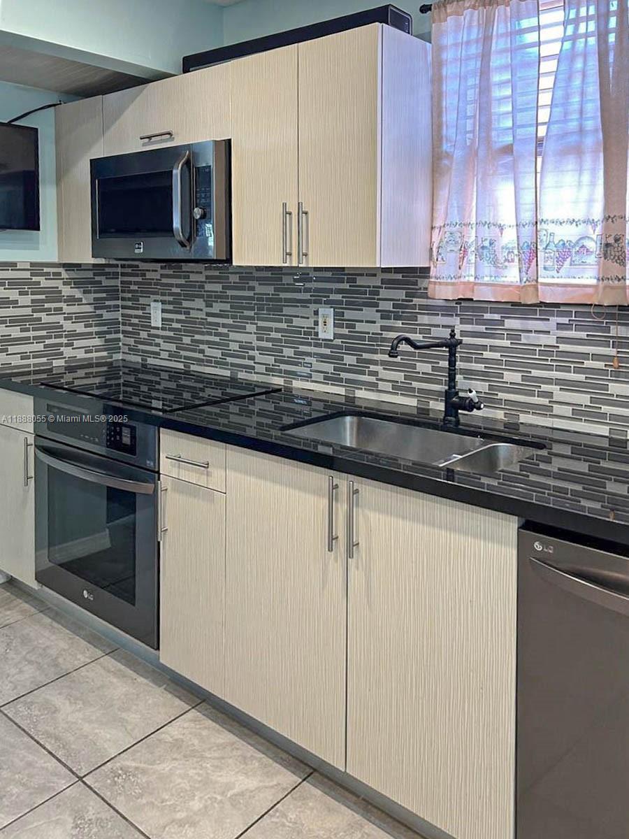 3410 SW 24th St Miami, FL 33145