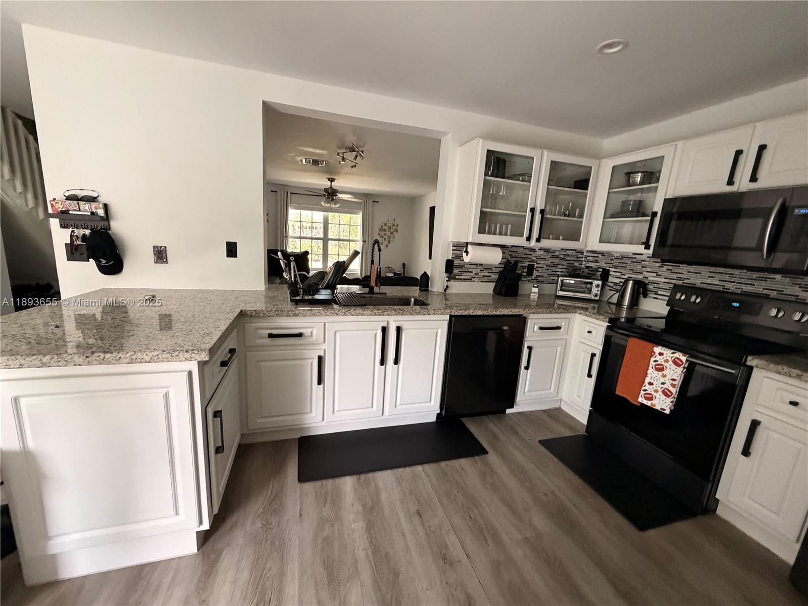 3801 NW 121st Ave Sunrise, FL 33323