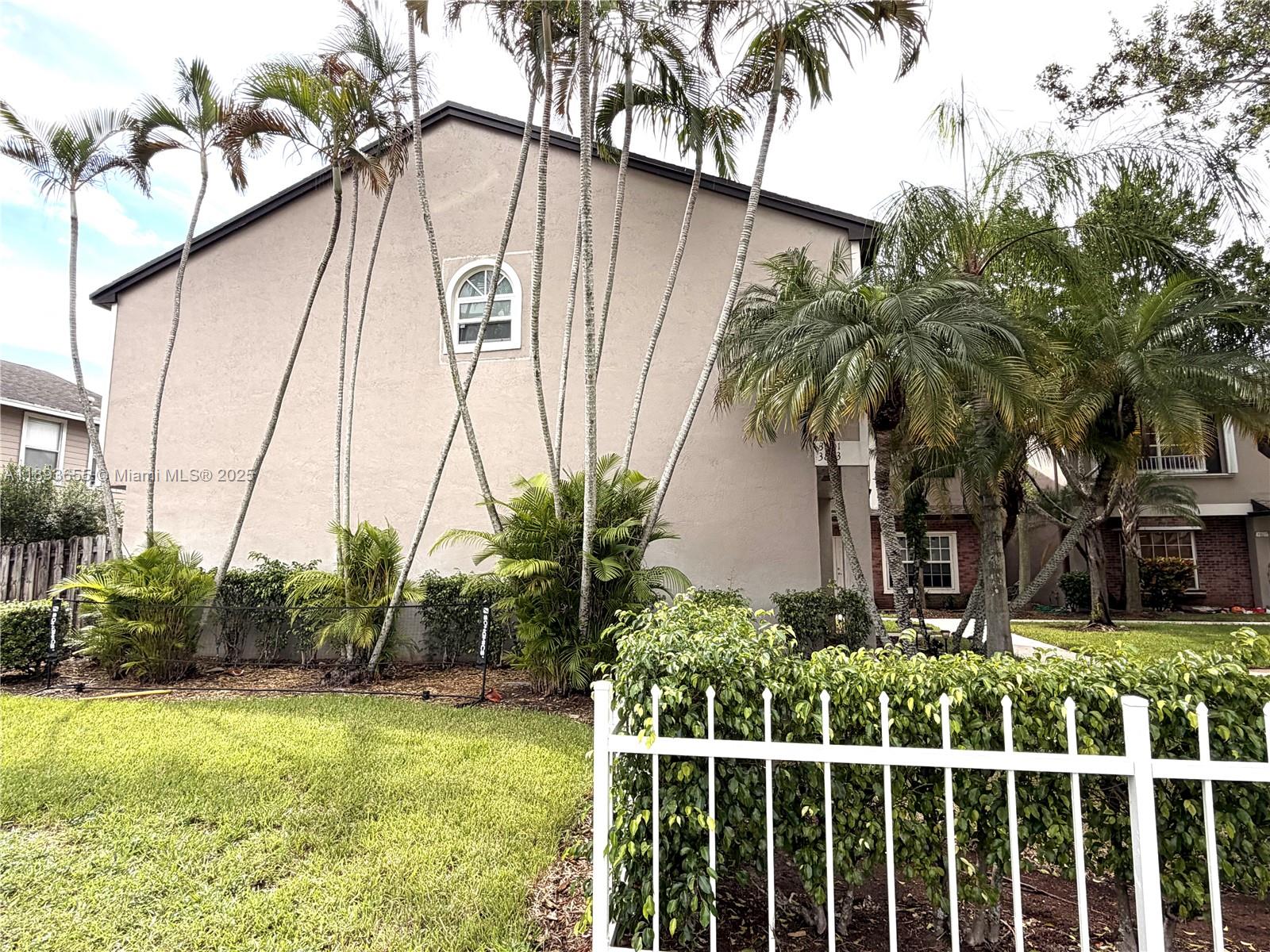 3801 NW 121st Ave Sunrise, FL 33323